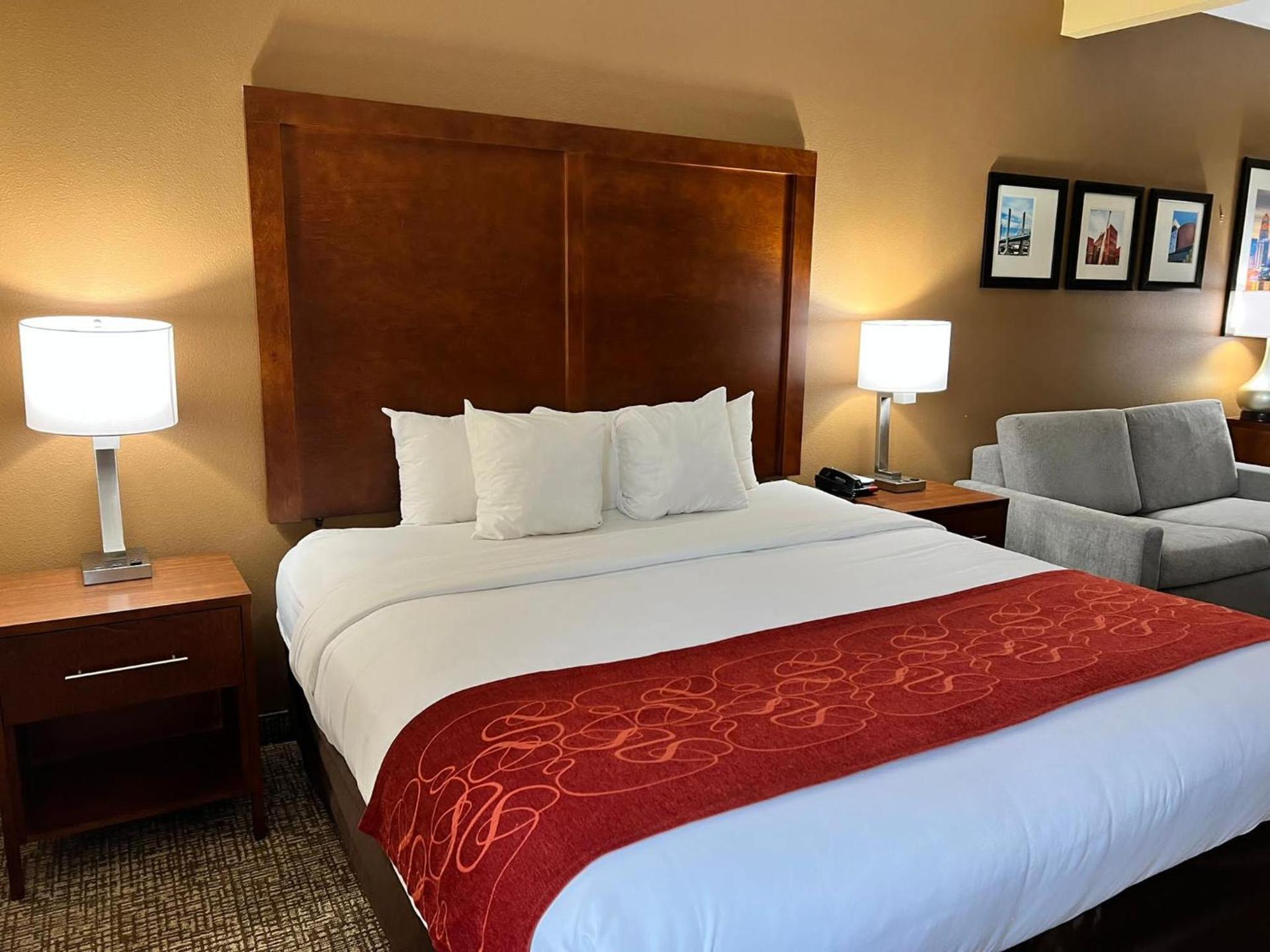 Comfort Suites Louisville East photo 49