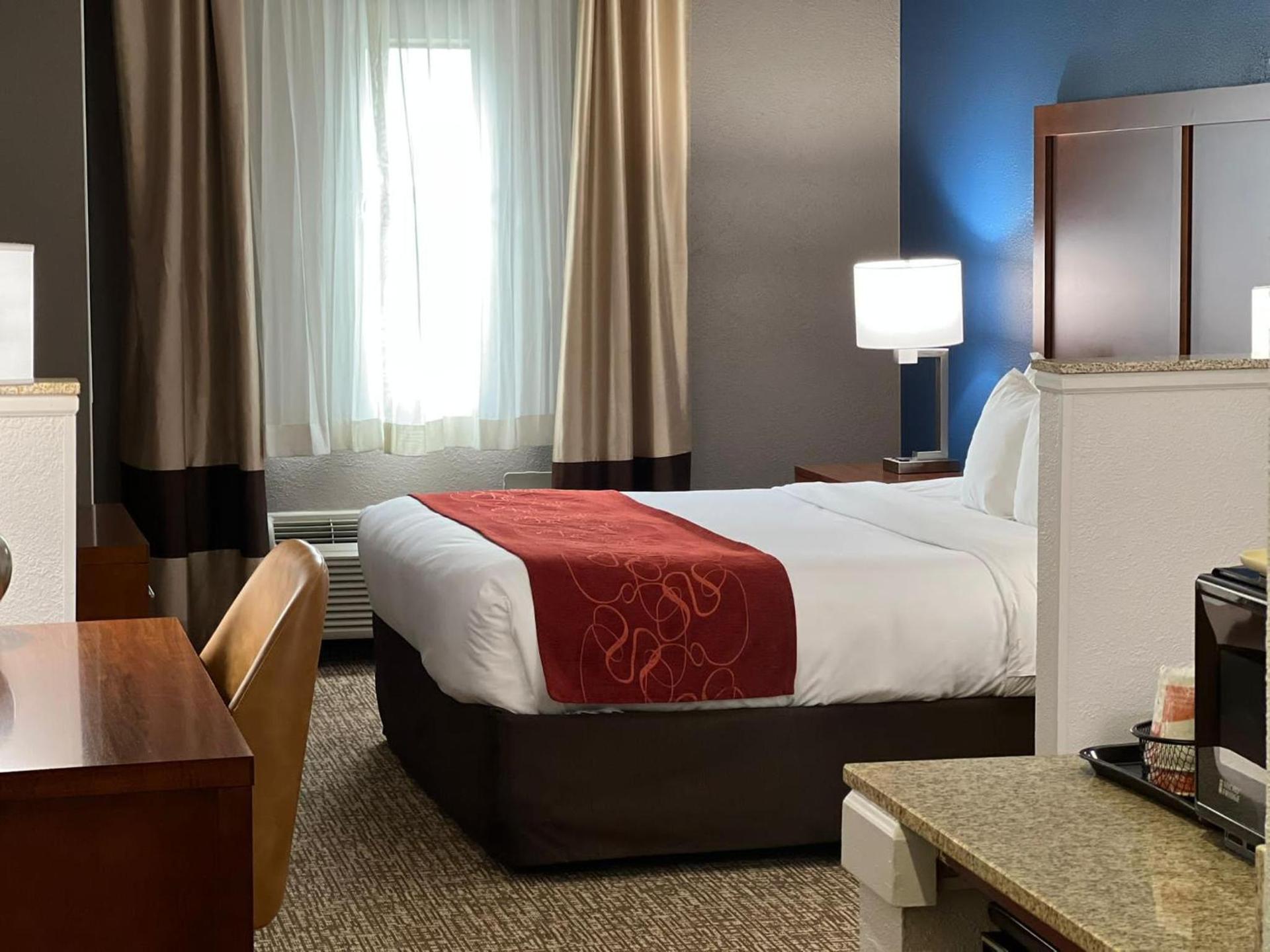 Comfort Suites Louisville East photo 81