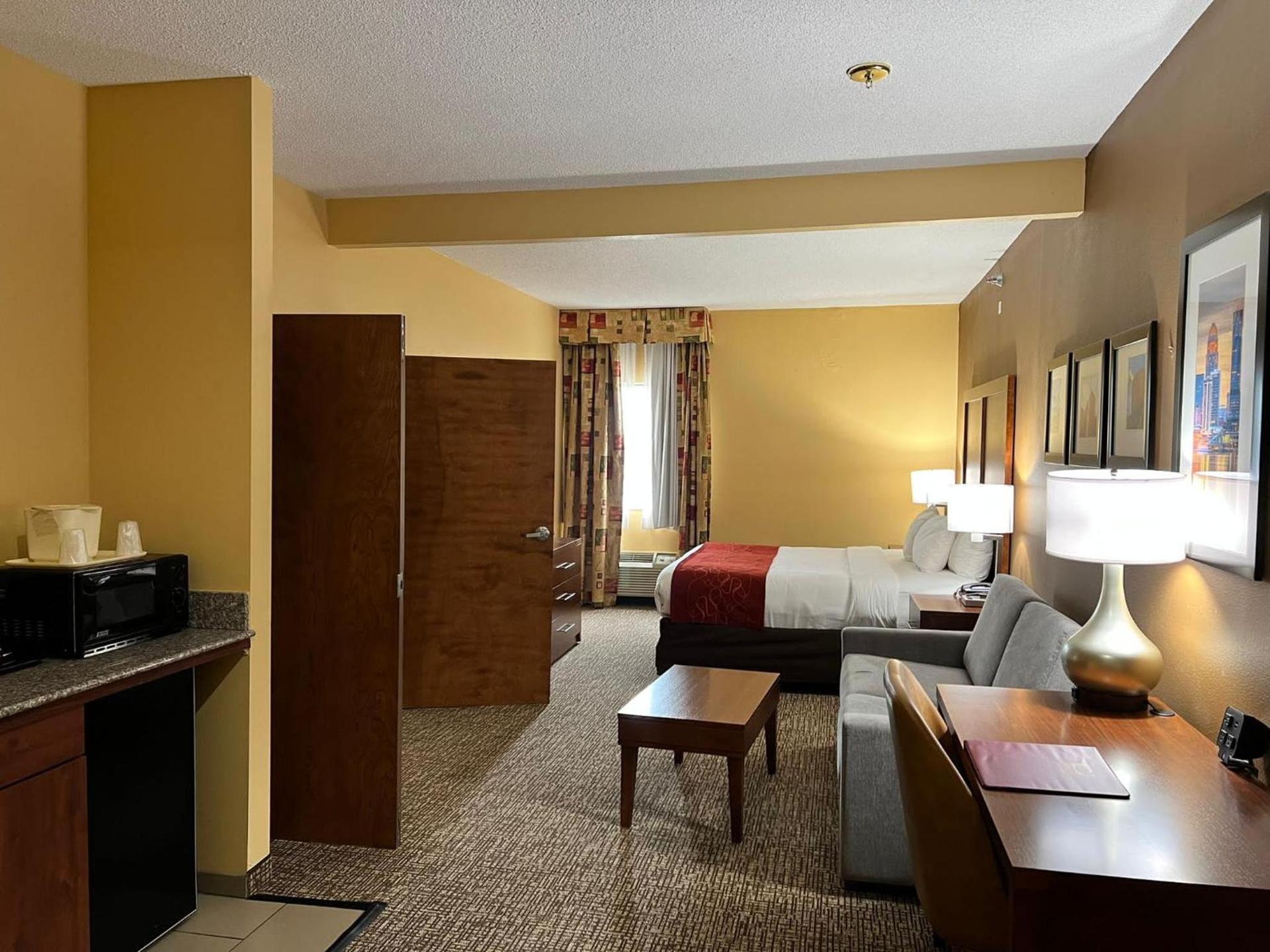 Comfort Suites Louisville East photo 94