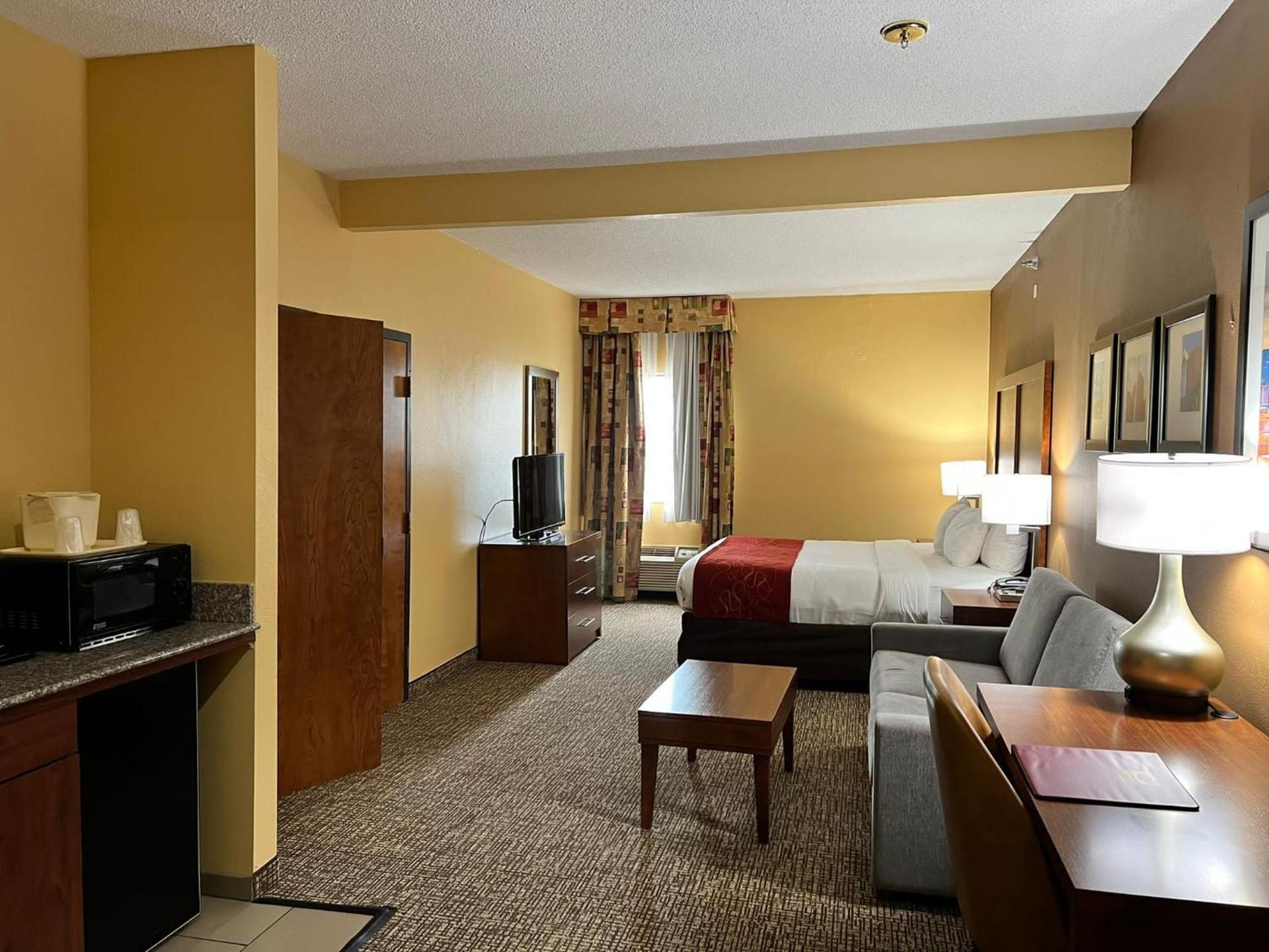 Comfort Suites Louisville East photo 92