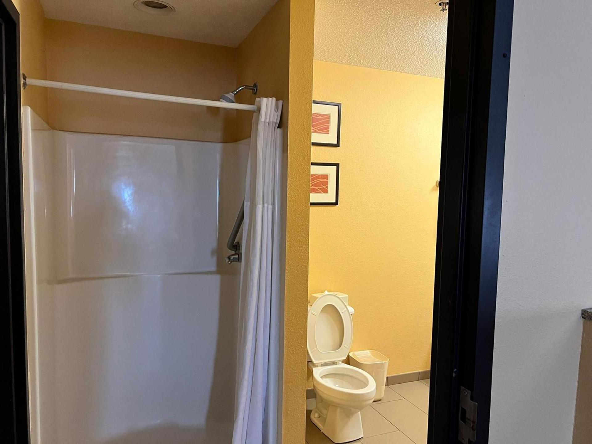 Comfort Suites Louisville East photo 63