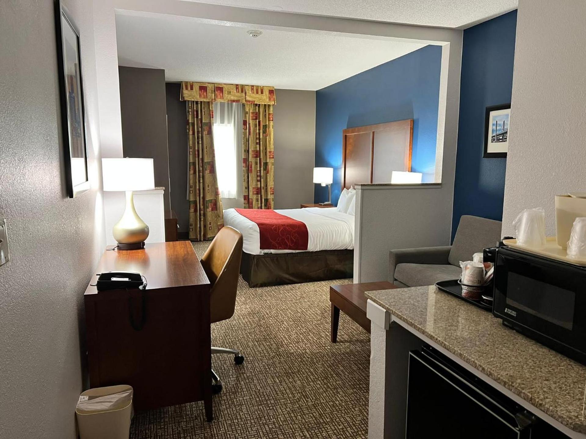 Comfort Suites Louisville East photo 70