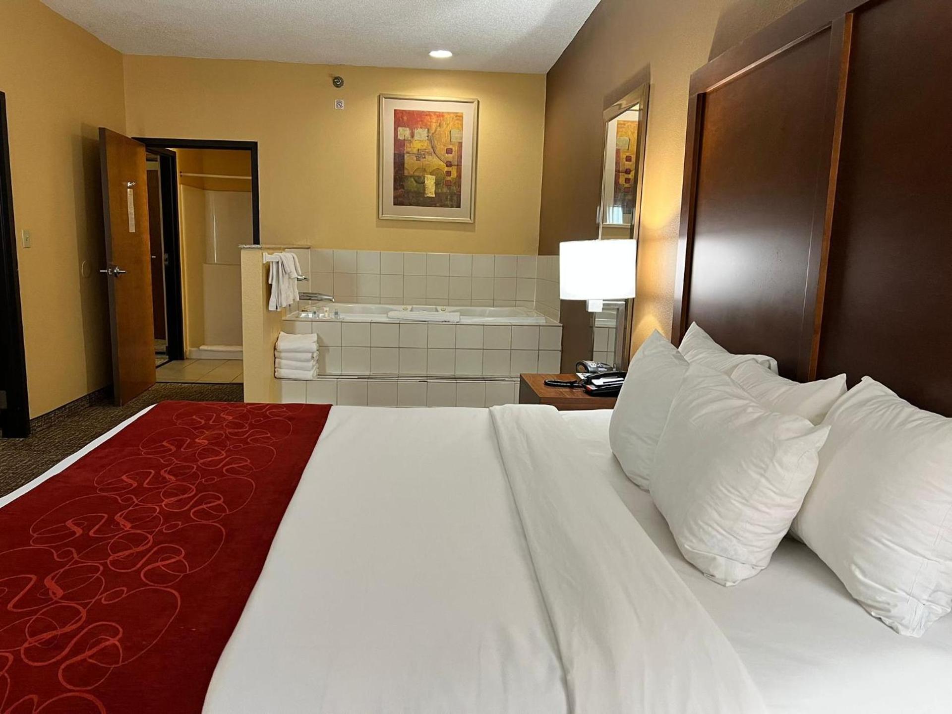 Comfort Suites Louisville East photo 75