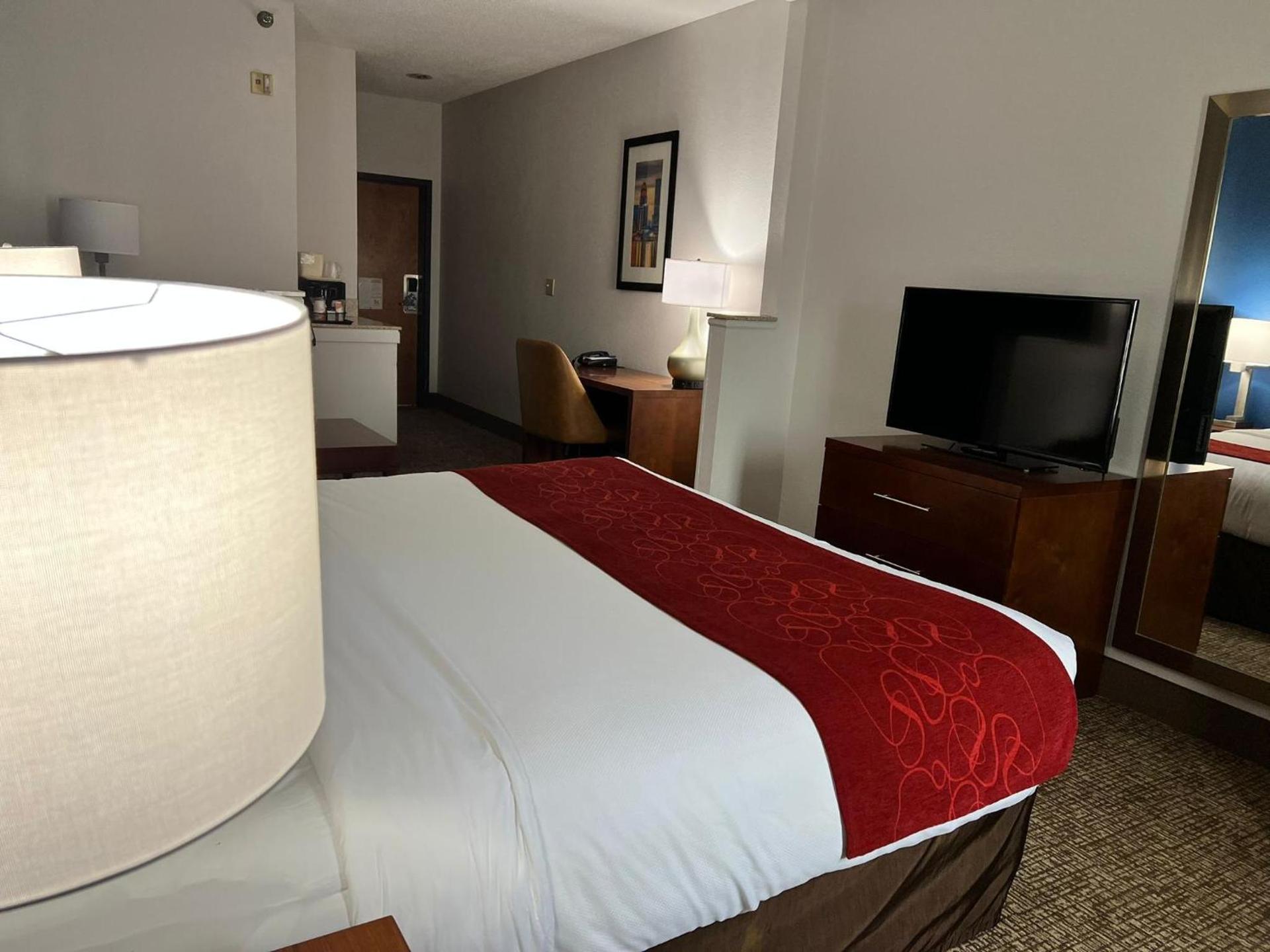 Comfort Suites Louisville East photo 90