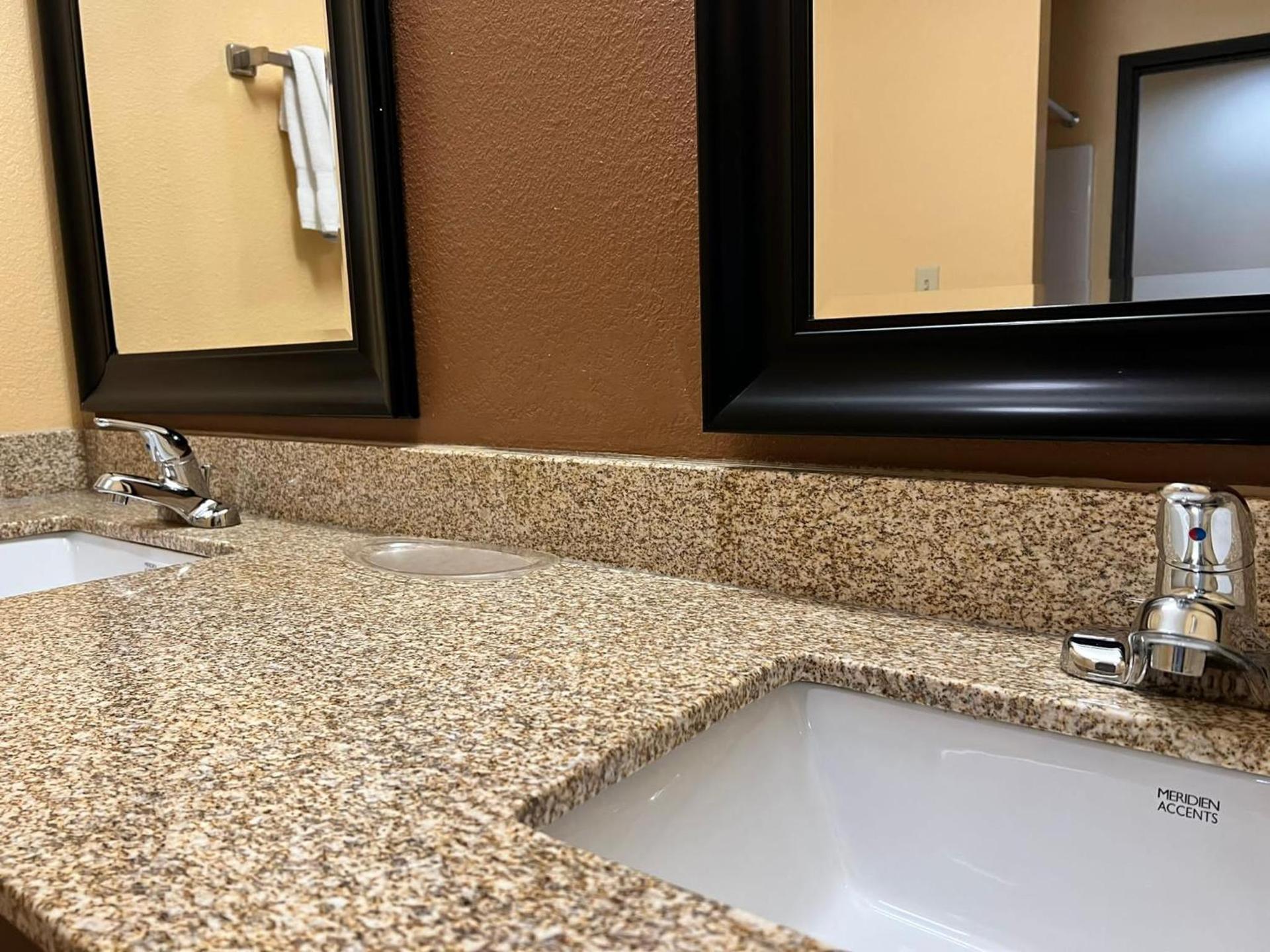 Comfort Suites Louisville East photo 71