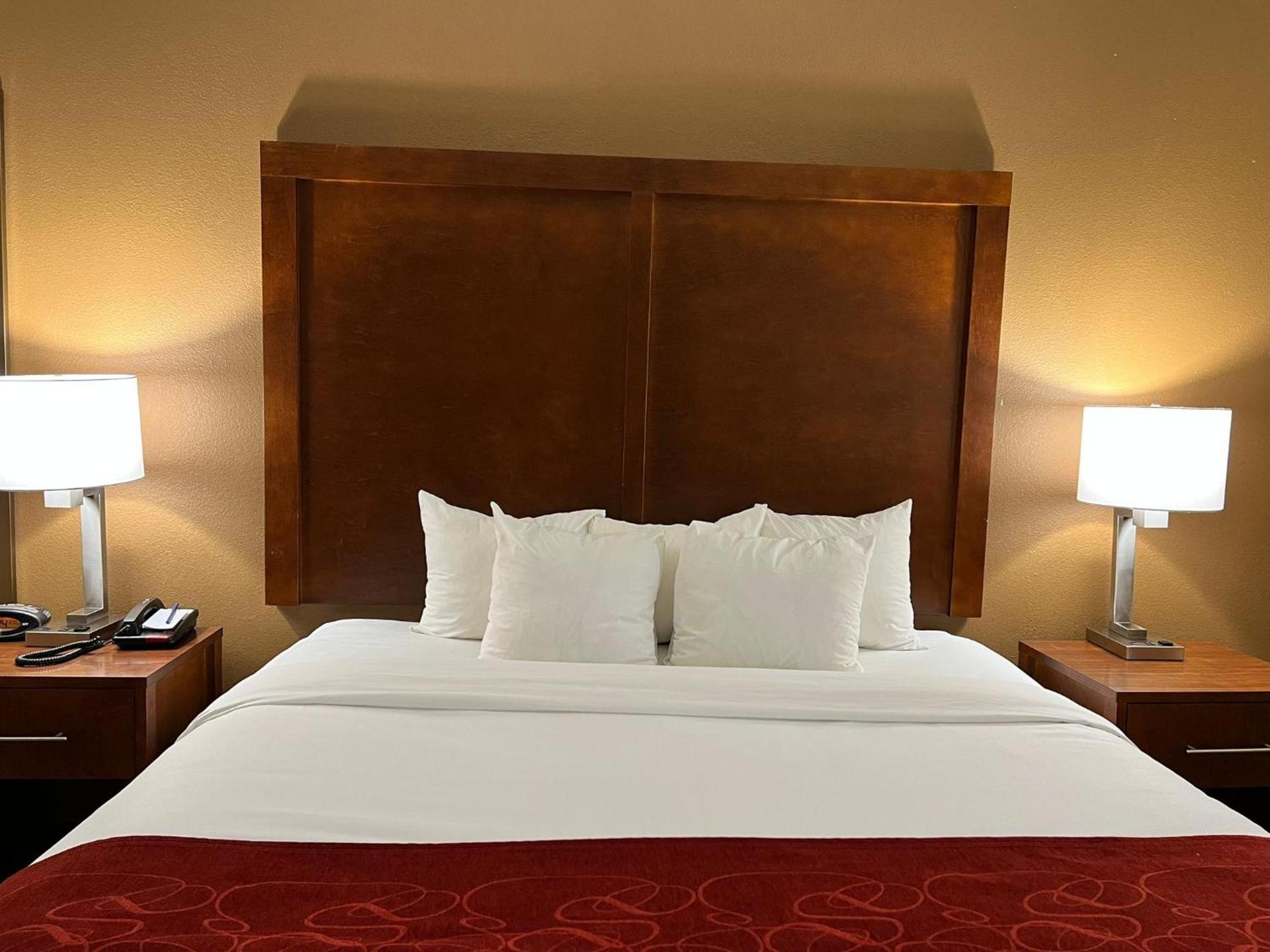 Comfort Suites Louisville East photo 82