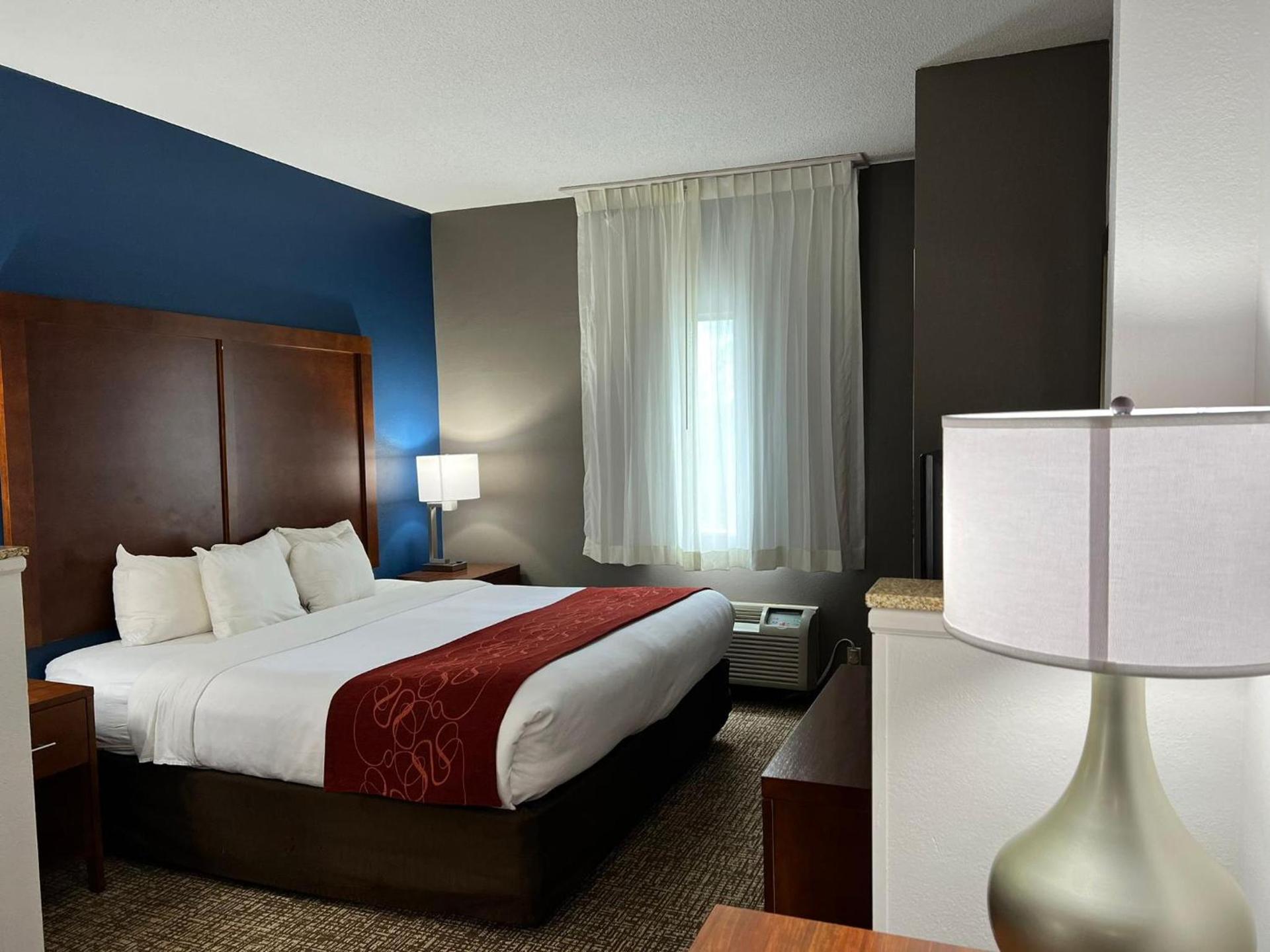 Comfort Suites Louisville East photo 80