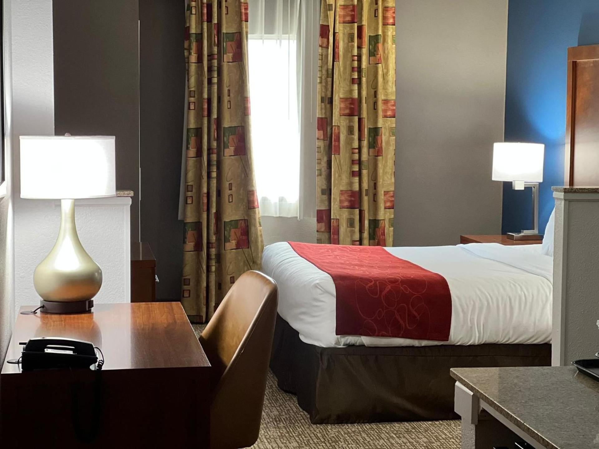 Comfort Suites Louisville East photo 87