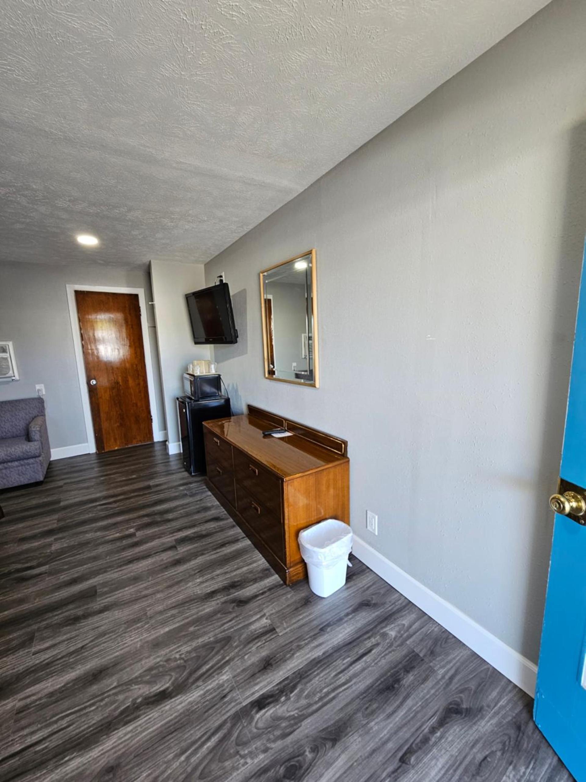 Royal Inn Motel photo 3