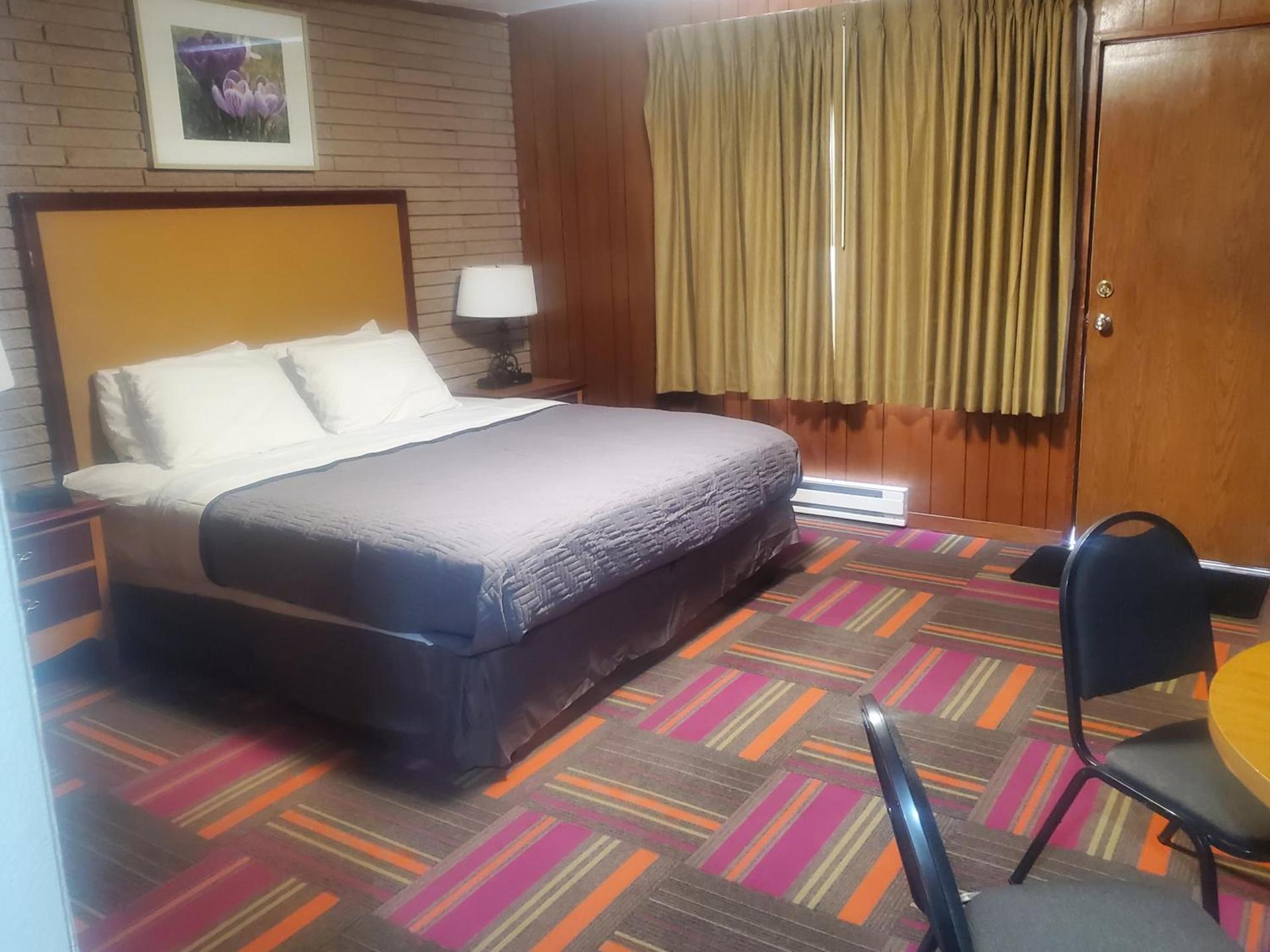 Thunder Bird Motel photo 8