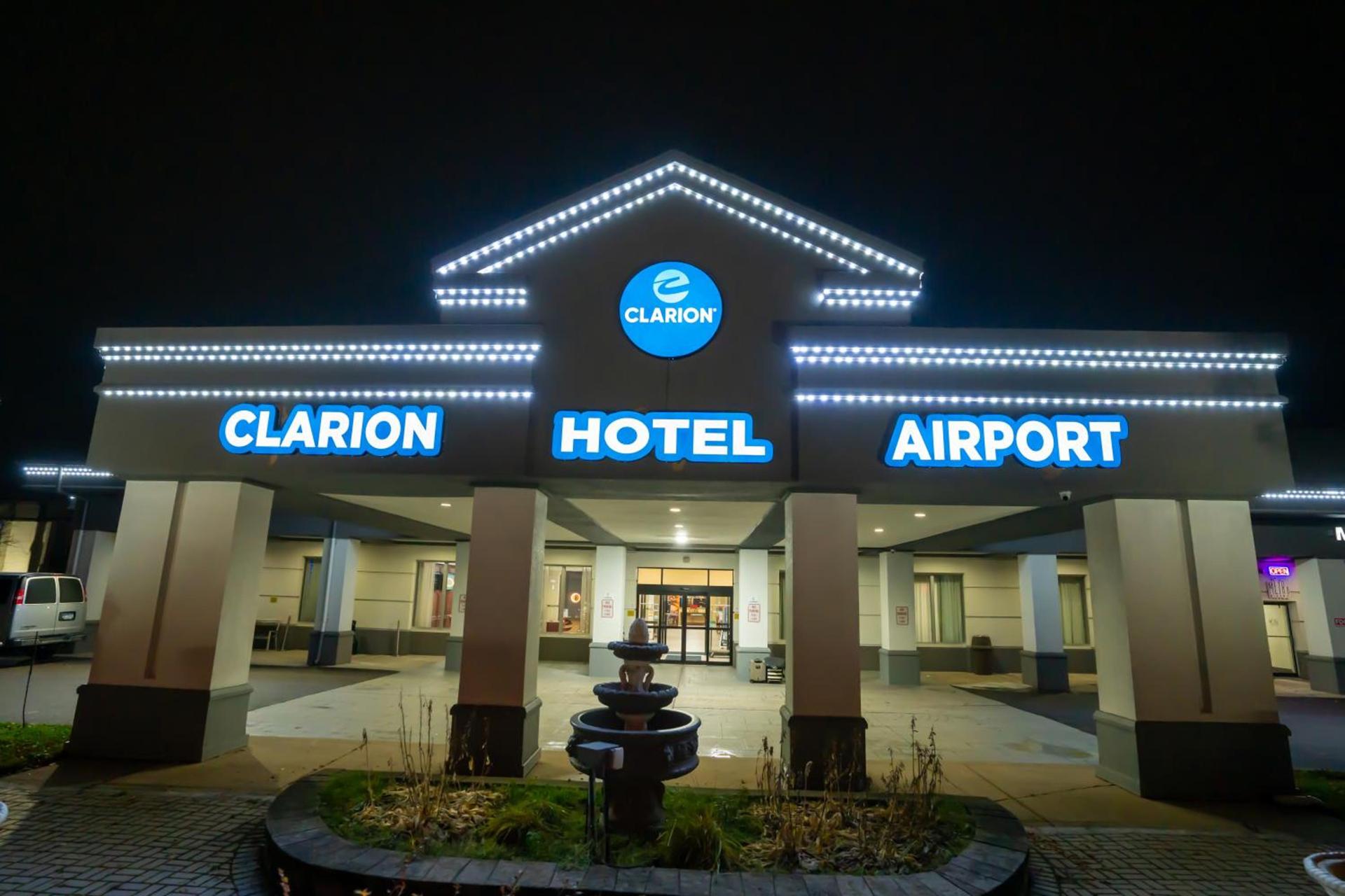 Clarion Hotel Detroit Metro Airport photo 61