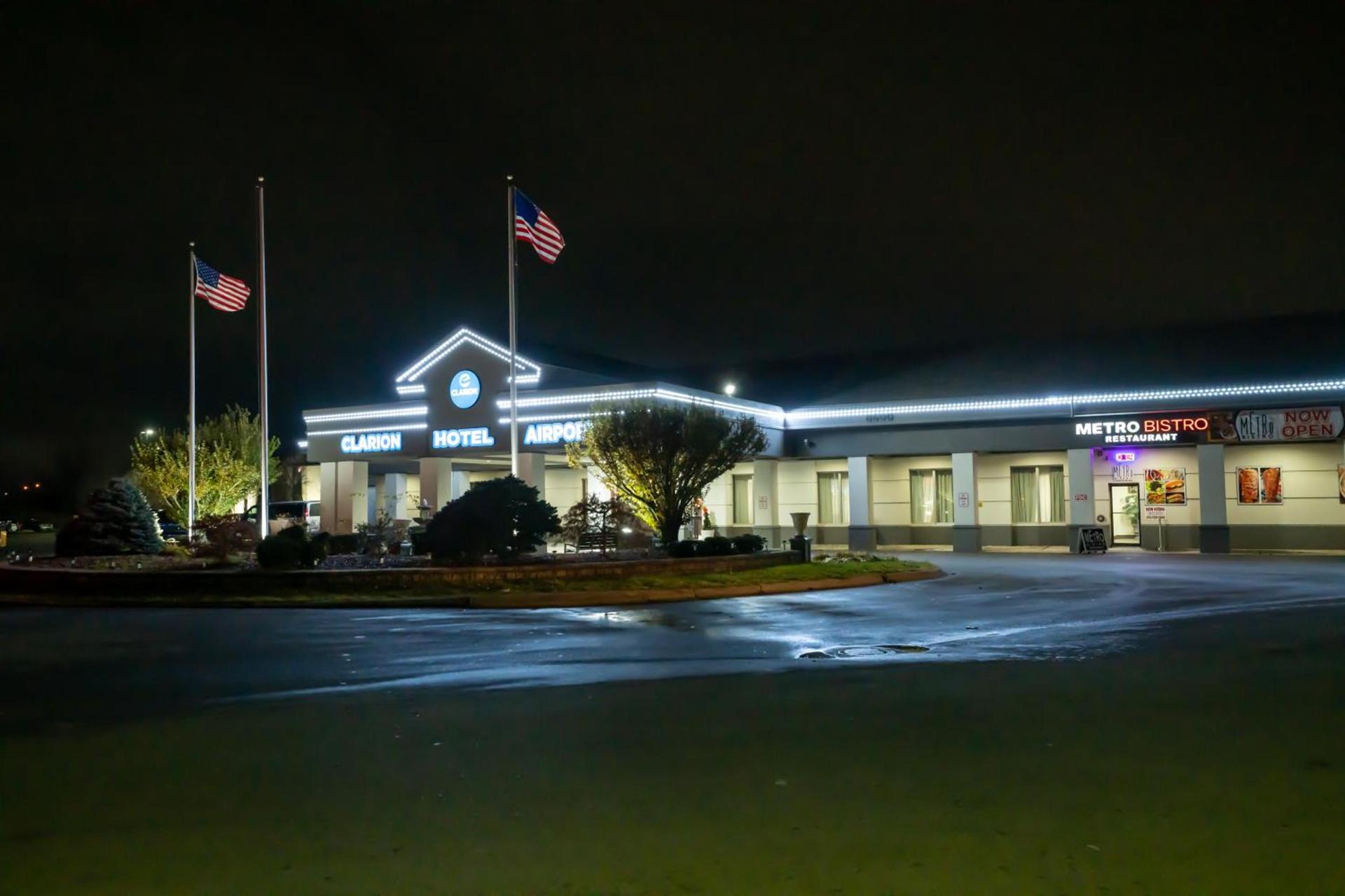 Clarion Hotel Detroit Metro Airport photo 66