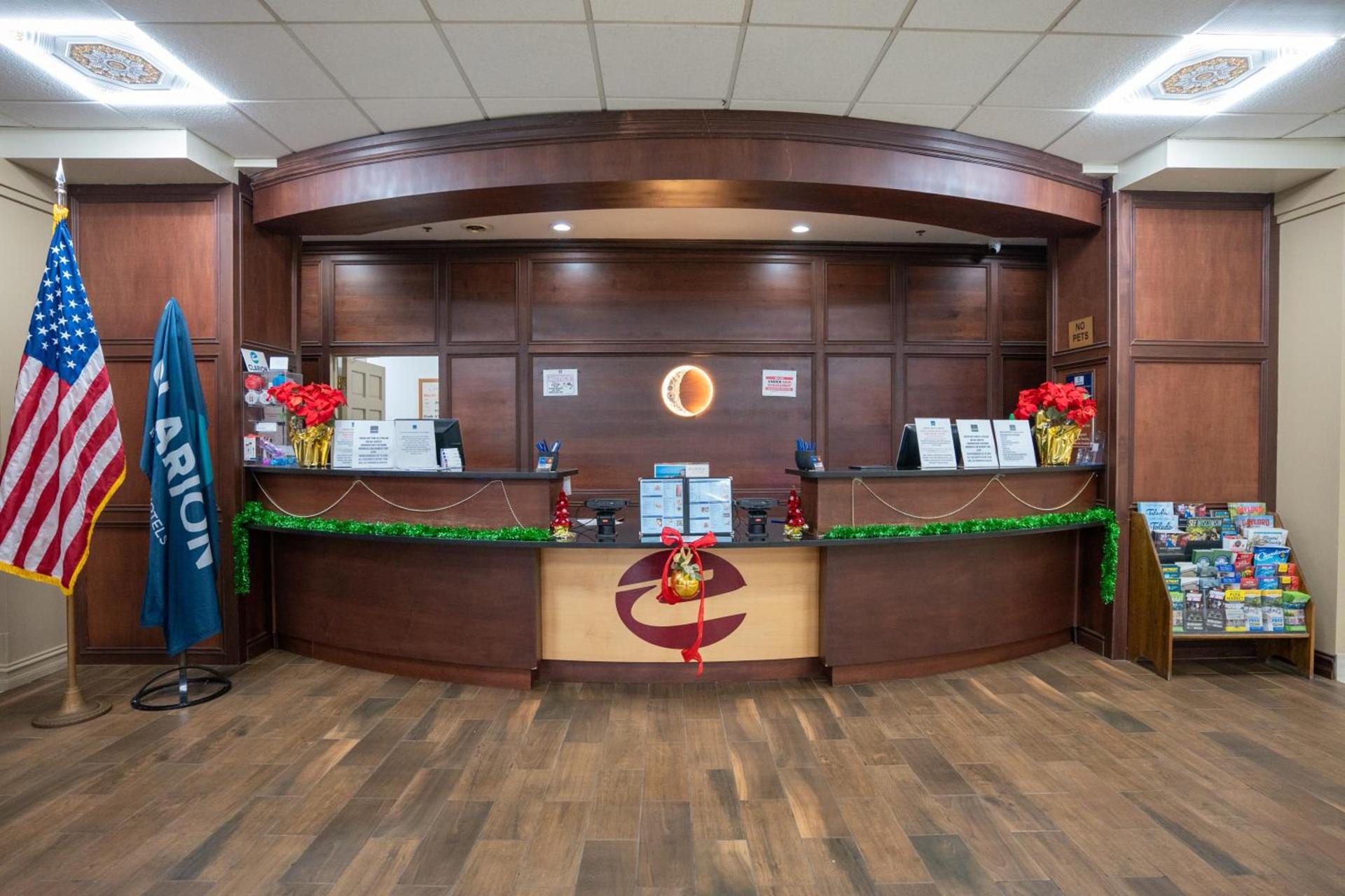Clarion Hotel Detroit Metro Airport photo 74