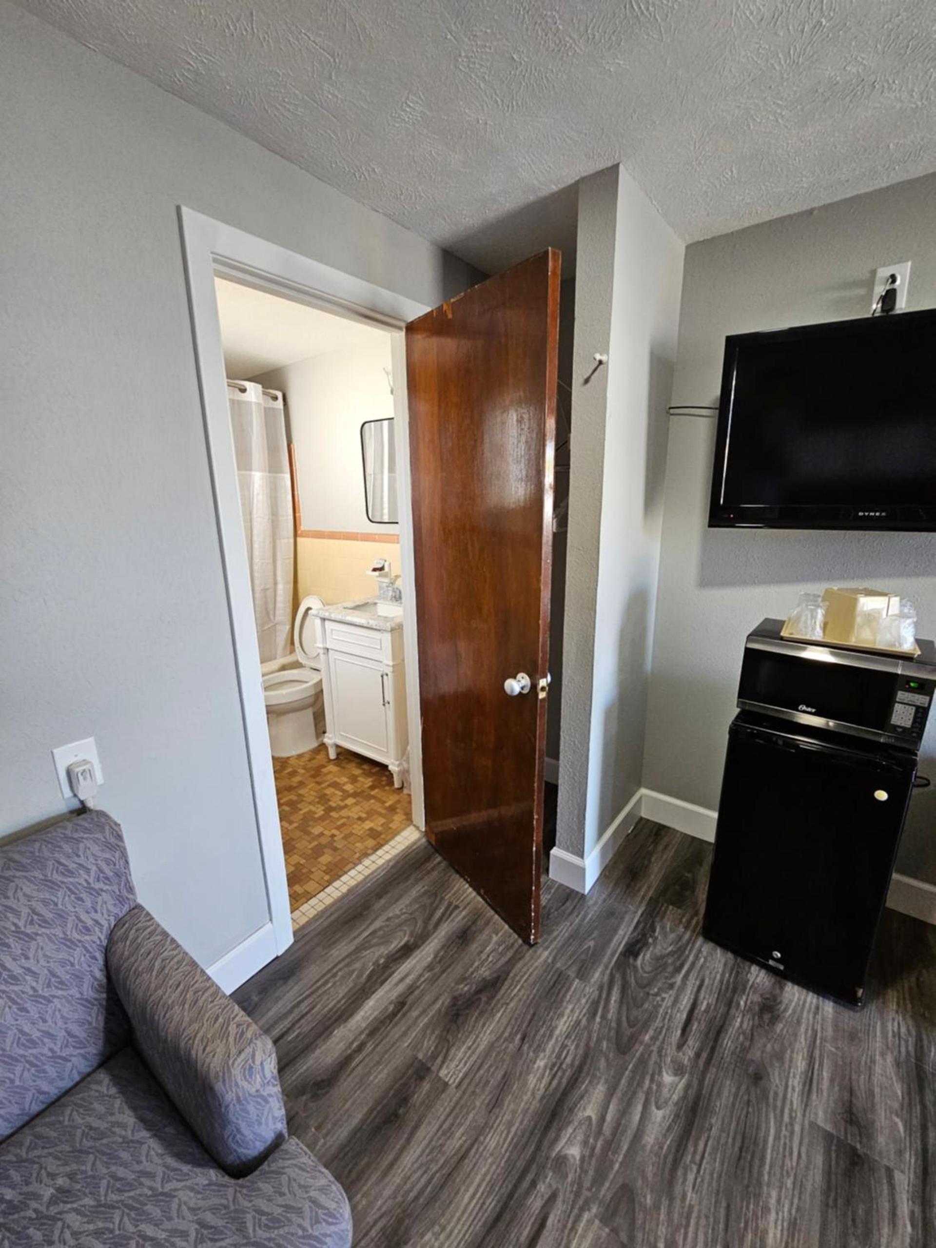 Royal Inn Motel photo 6