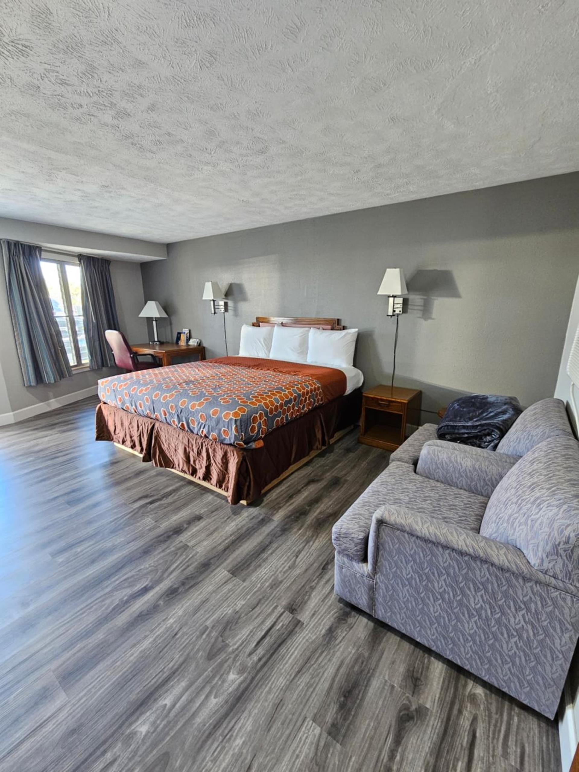 Royal Inn Motel photo 9