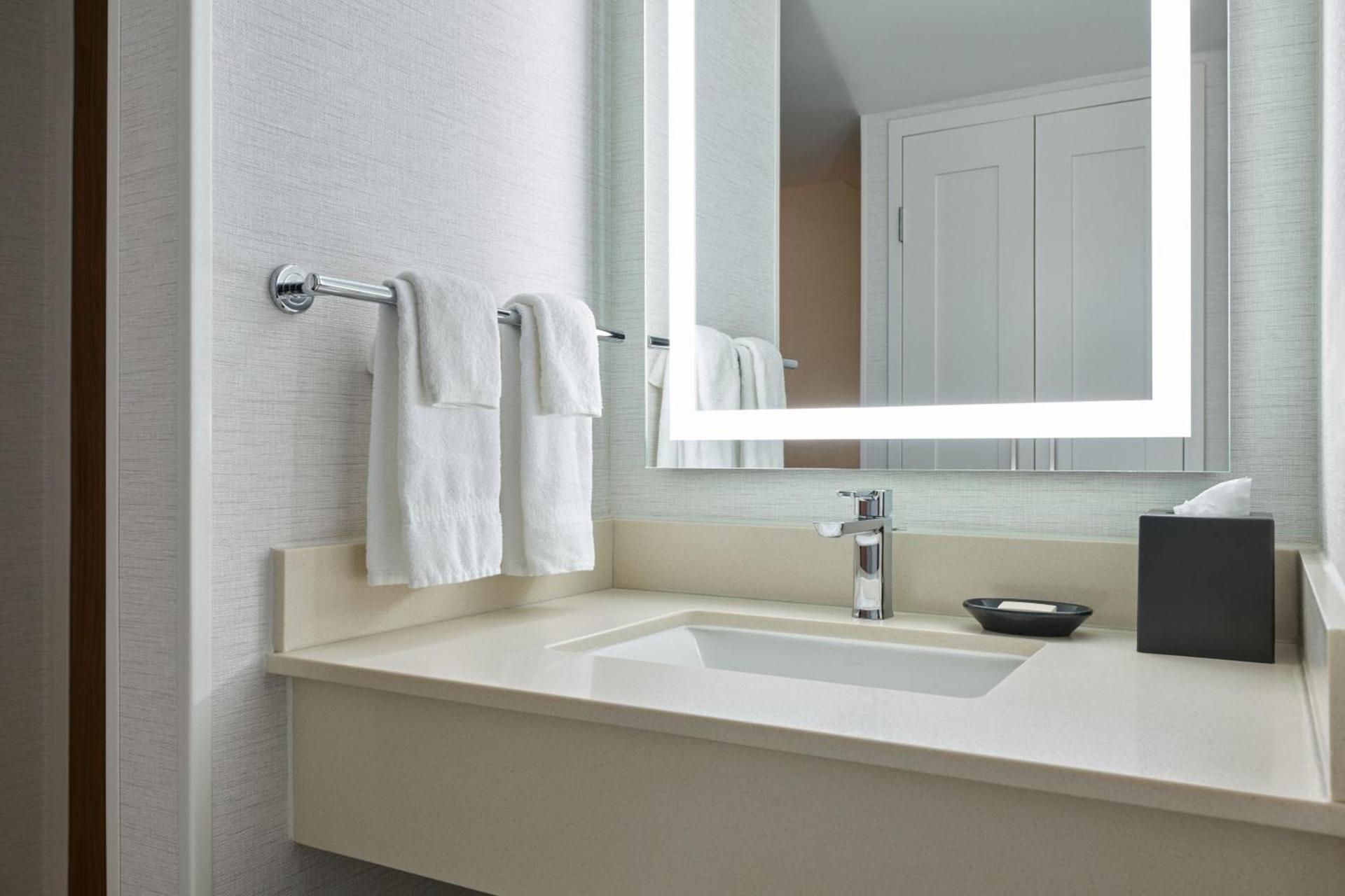Courtyard by Marriott Los Angeles Pasadena Old Town photo 28