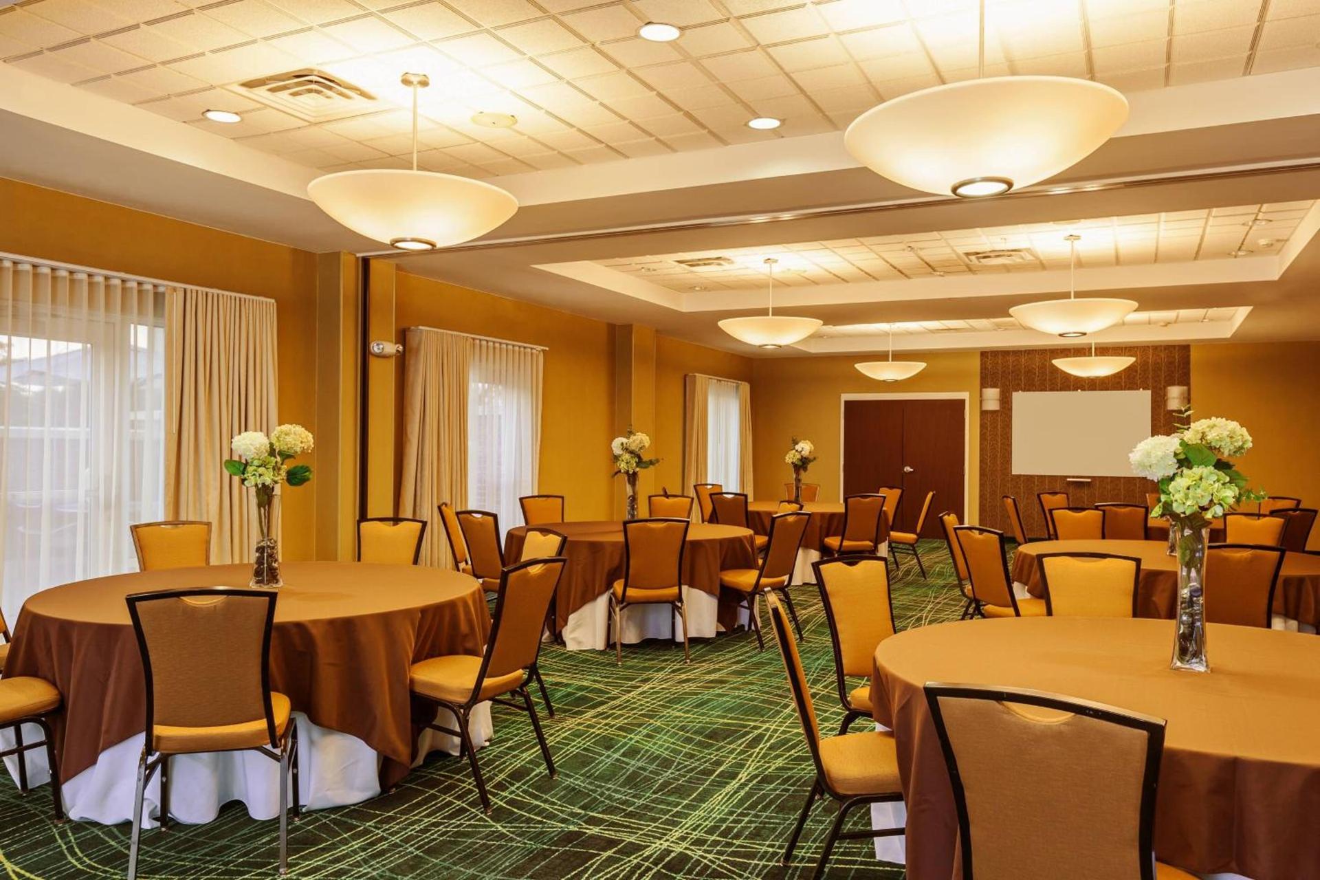 SpringHill Suites Charlotte Lake Norman/Mooresville photo 12