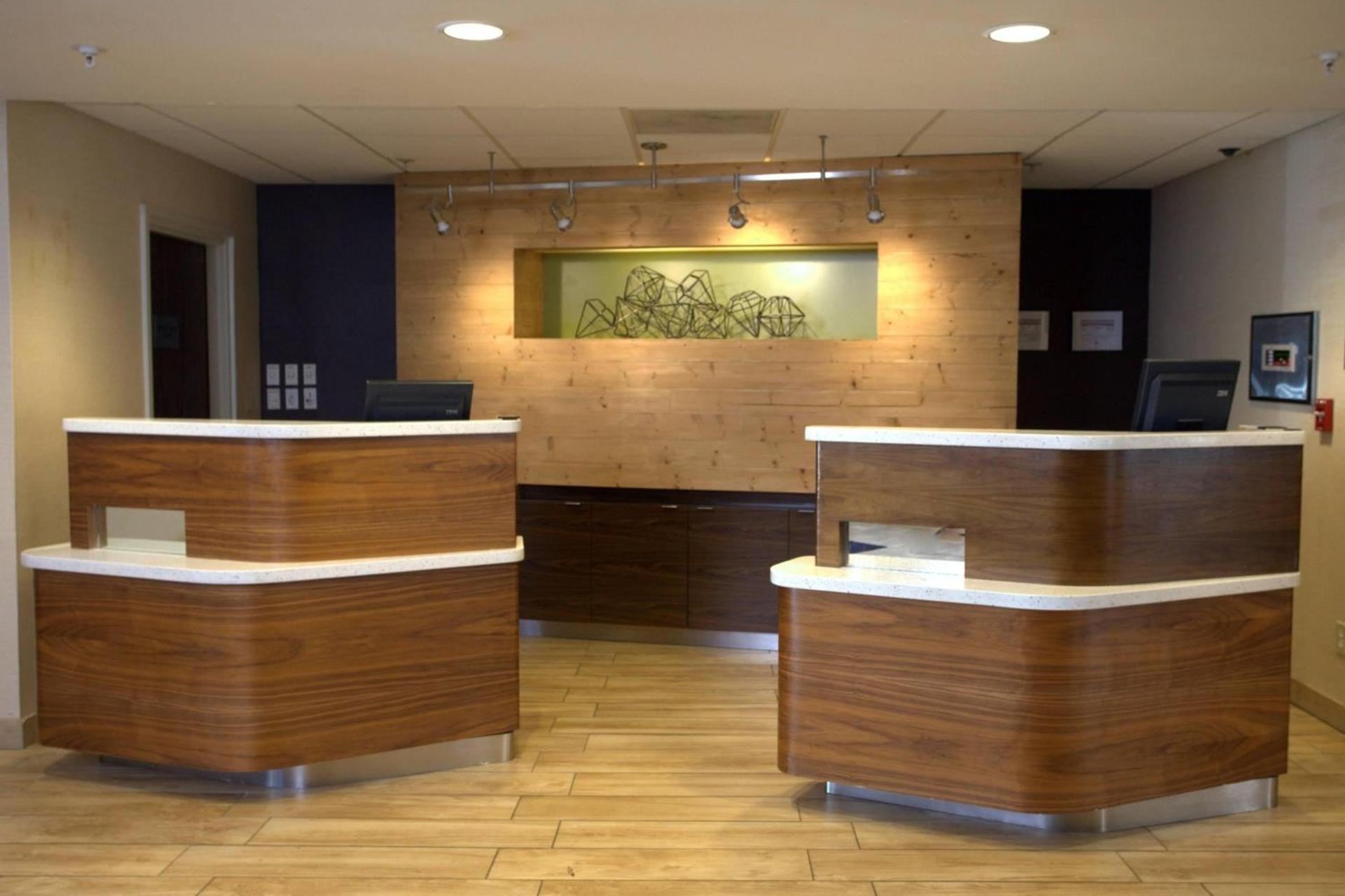 Courtyard by Marriott Atlanta Northlake photo 12