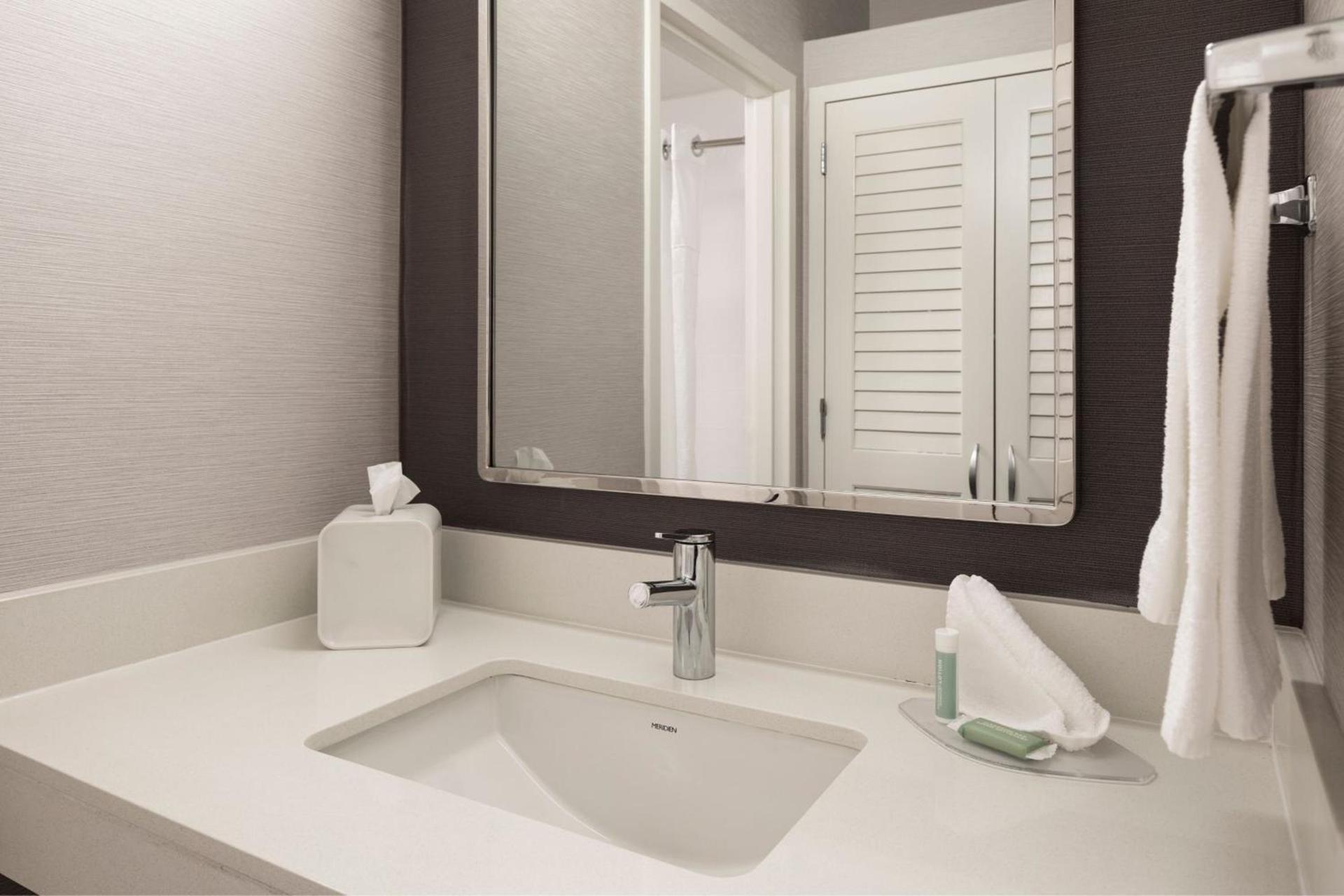 Courtyard by Marriott Chicago Waukegan / Gurnee photo 15