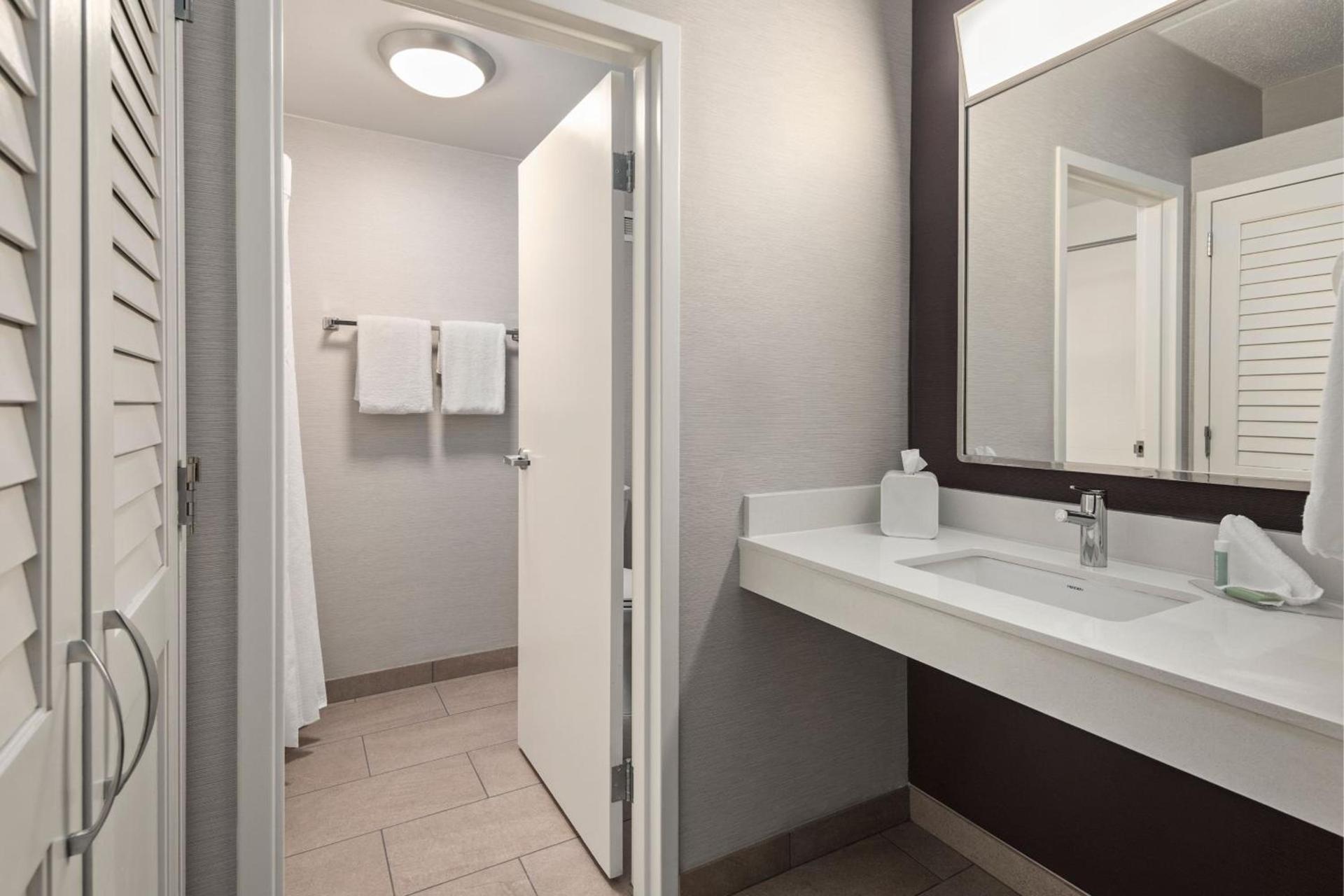 Courtyard by Marriott Chicago Waukegan / Gurnee photo 29