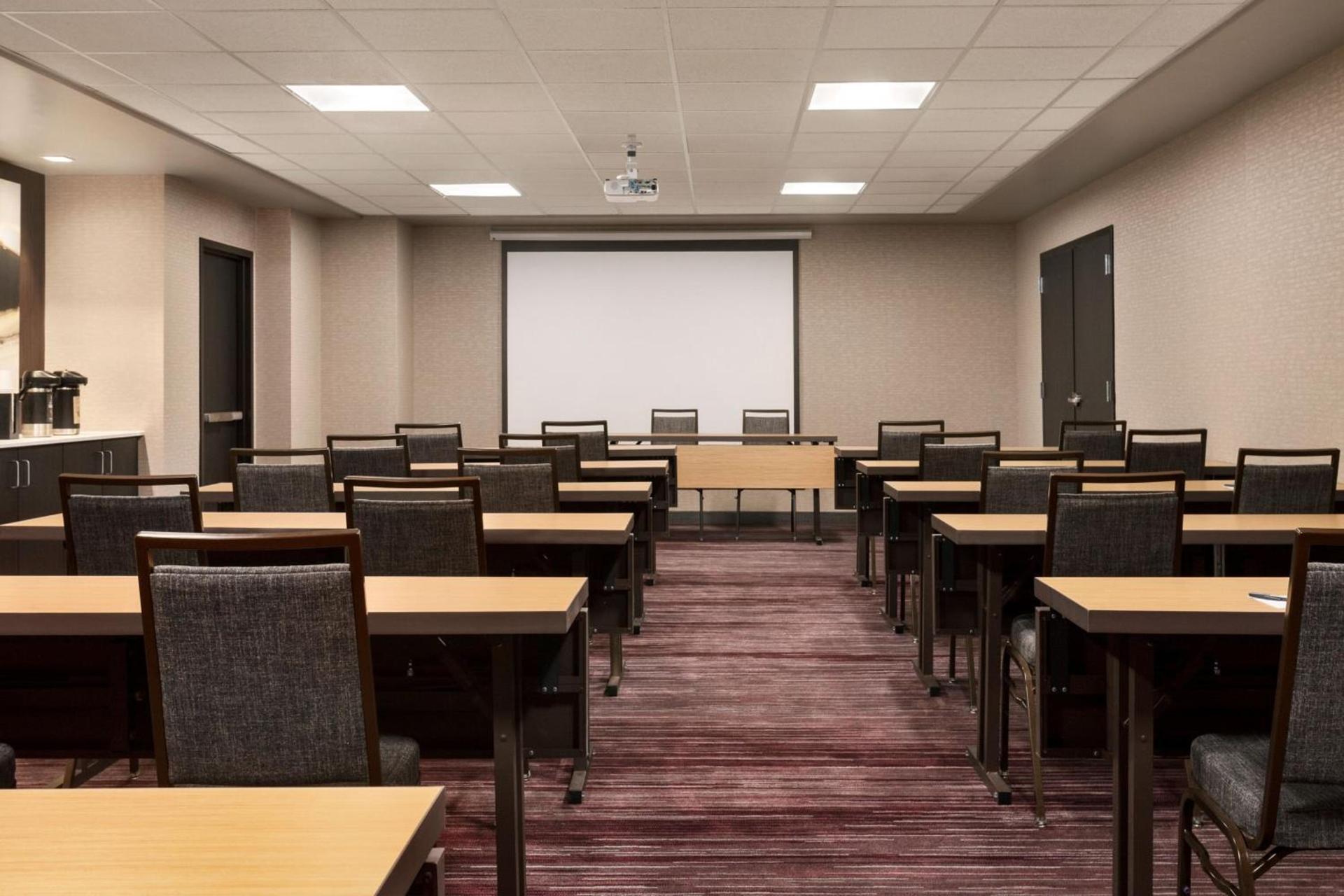 Courtyard by Marriott Topeka photo 27