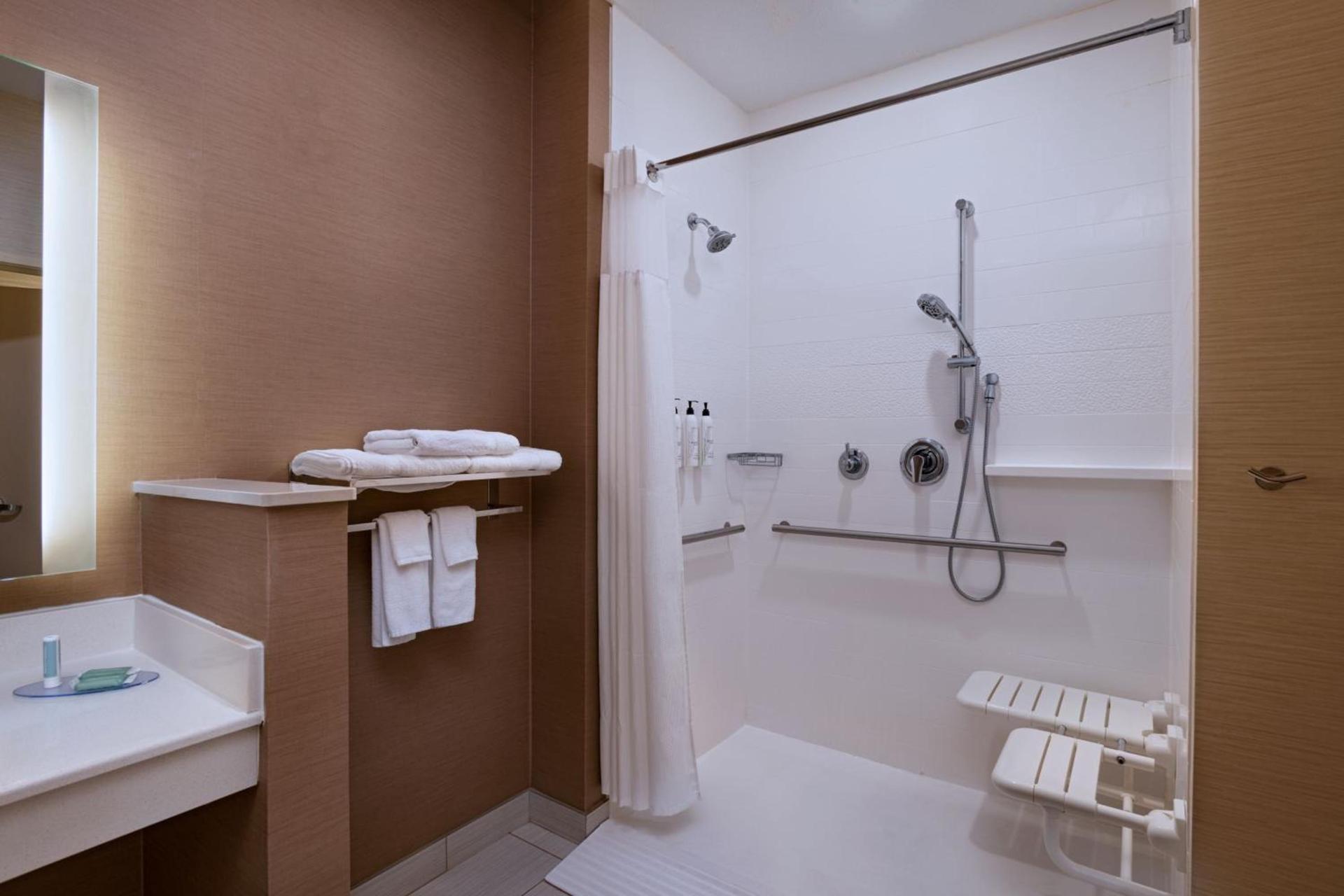 Fairfield Inn & Suites by Marriott Lincoln Airport photo 8