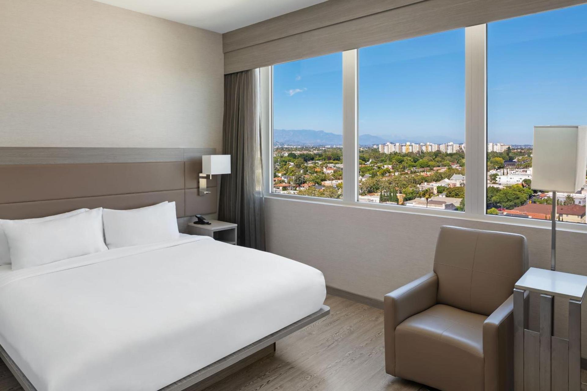 AC Hotel by Marriott Beverly Hills photo 8
