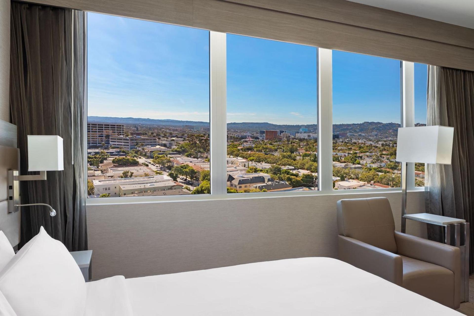 AC Hotel by Marriott Beverly Hills photo 10