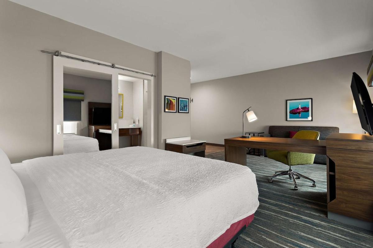Hampton Inn & Suites Ruskin I-75, FL photo 35