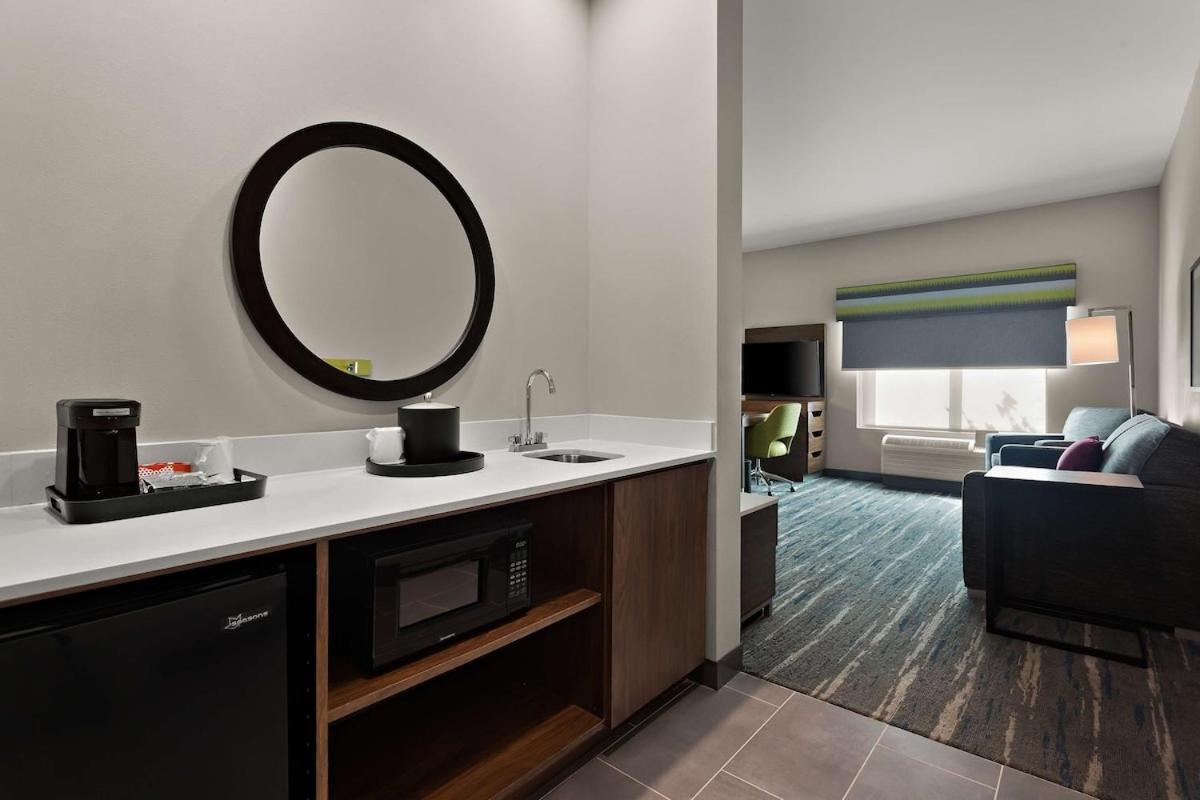 Hampton Inn & Suites Ruskin I-75, FL photo 36