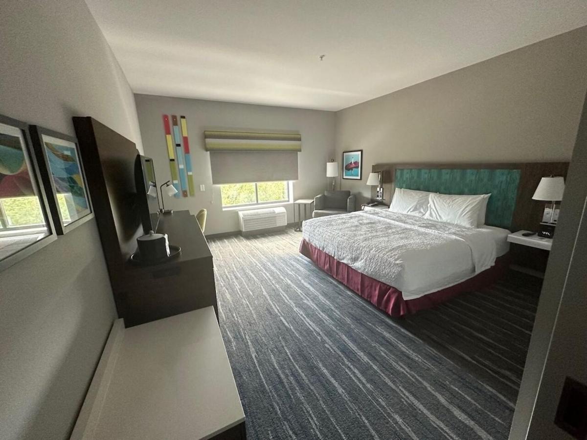 Hampton Inn & Suites Ruskin I-75, FL photo 33