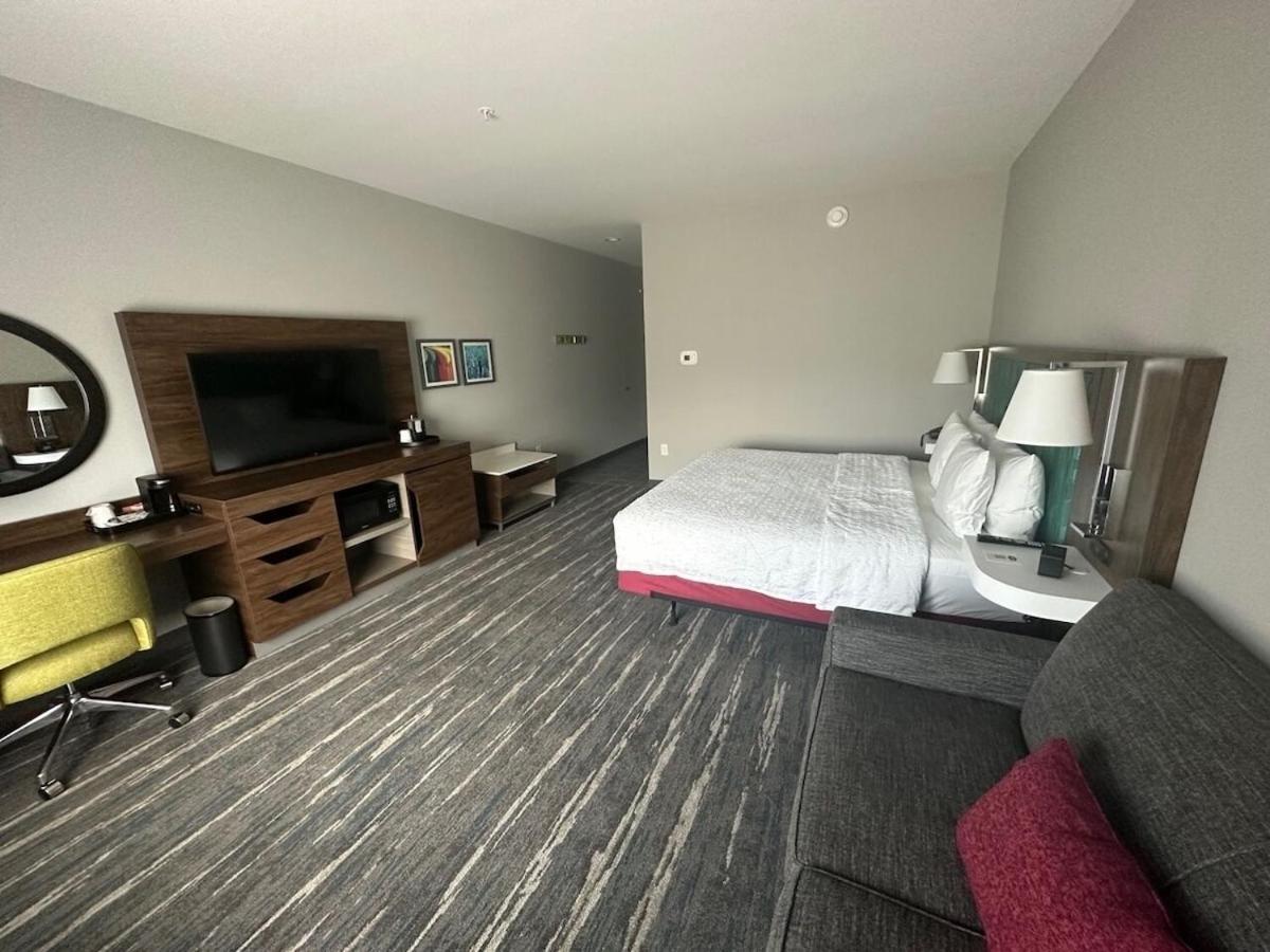 Hampton Inn & Suites Ruskin I-75, FL photo 41