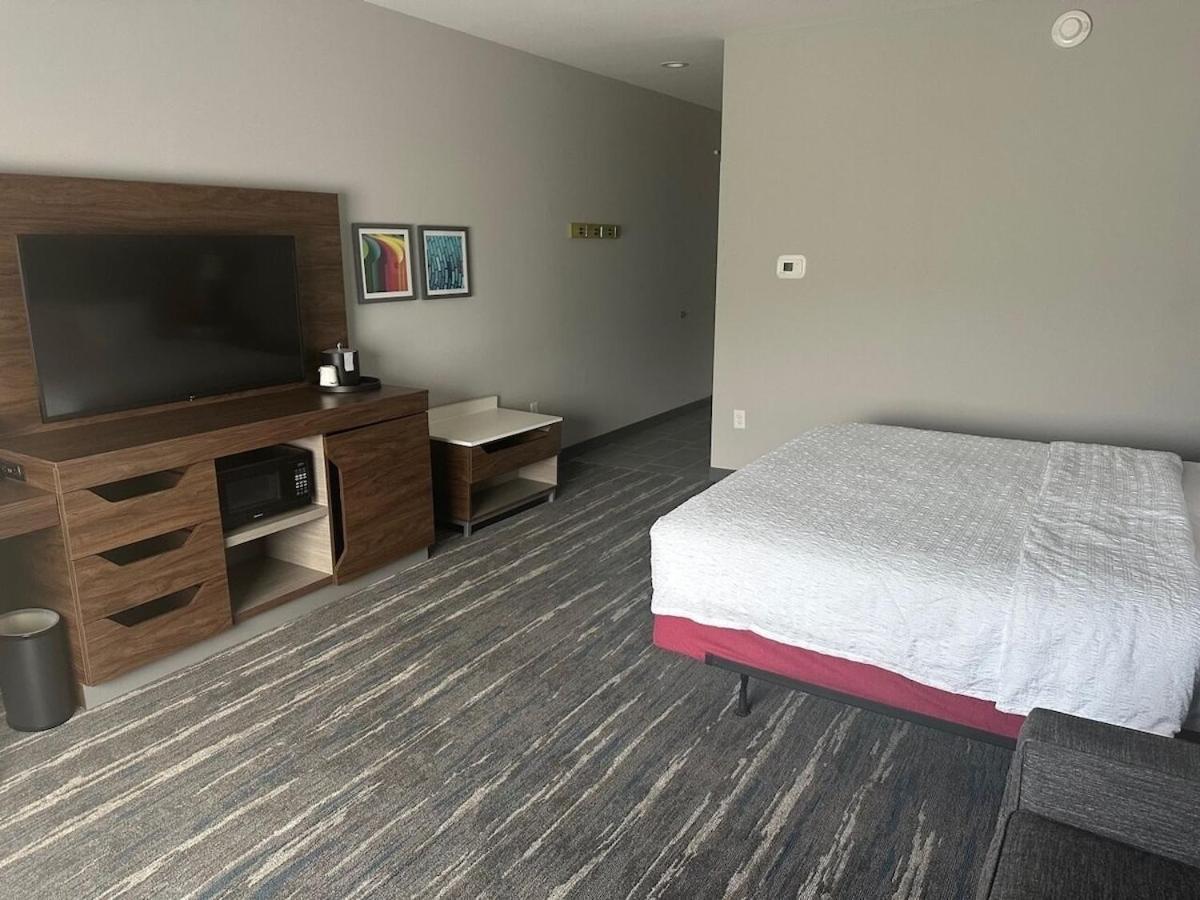 Hampton Inn & Suites Ruskin I-75, FL photo 45