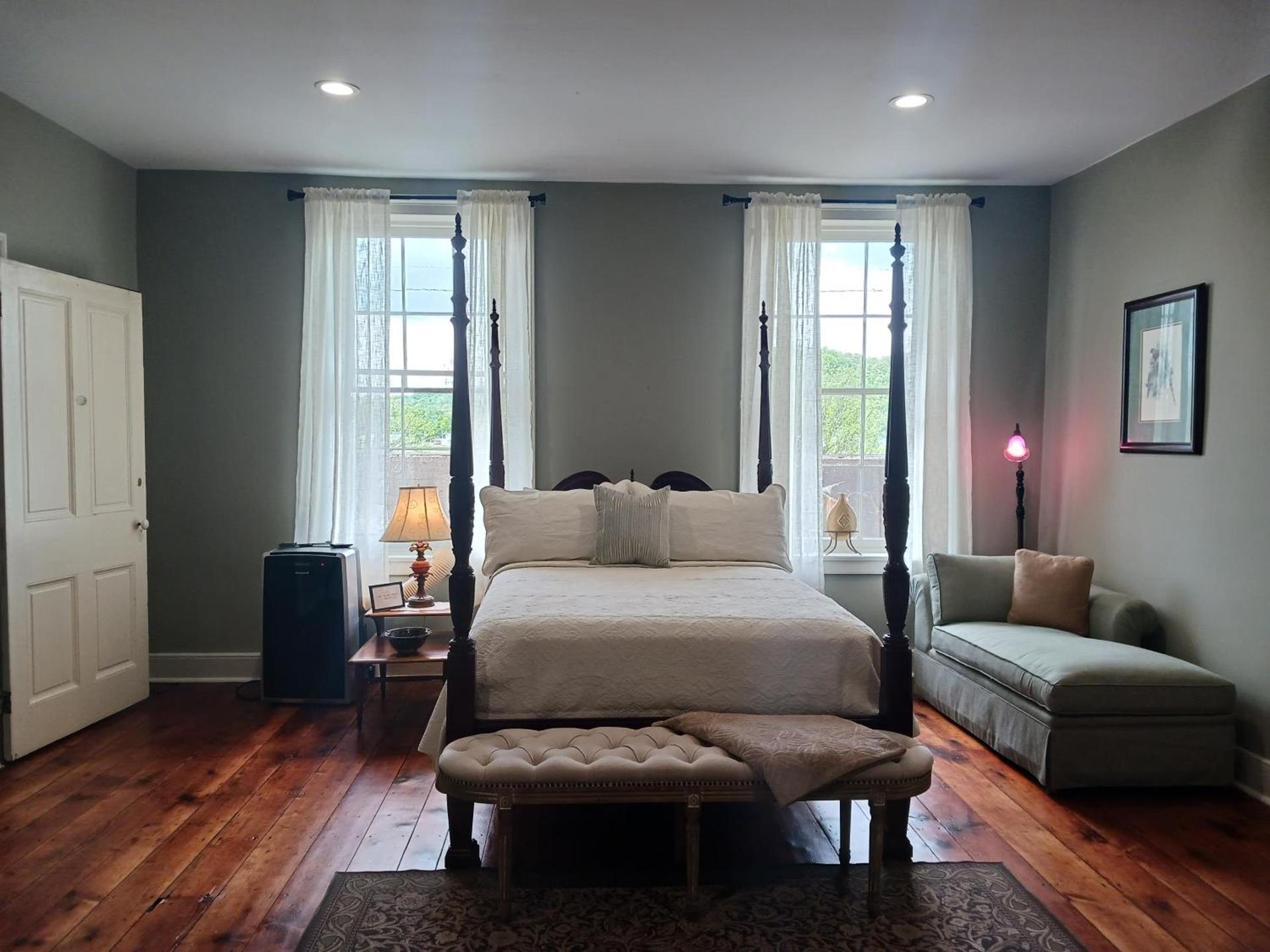 Lee House Inn photo 15