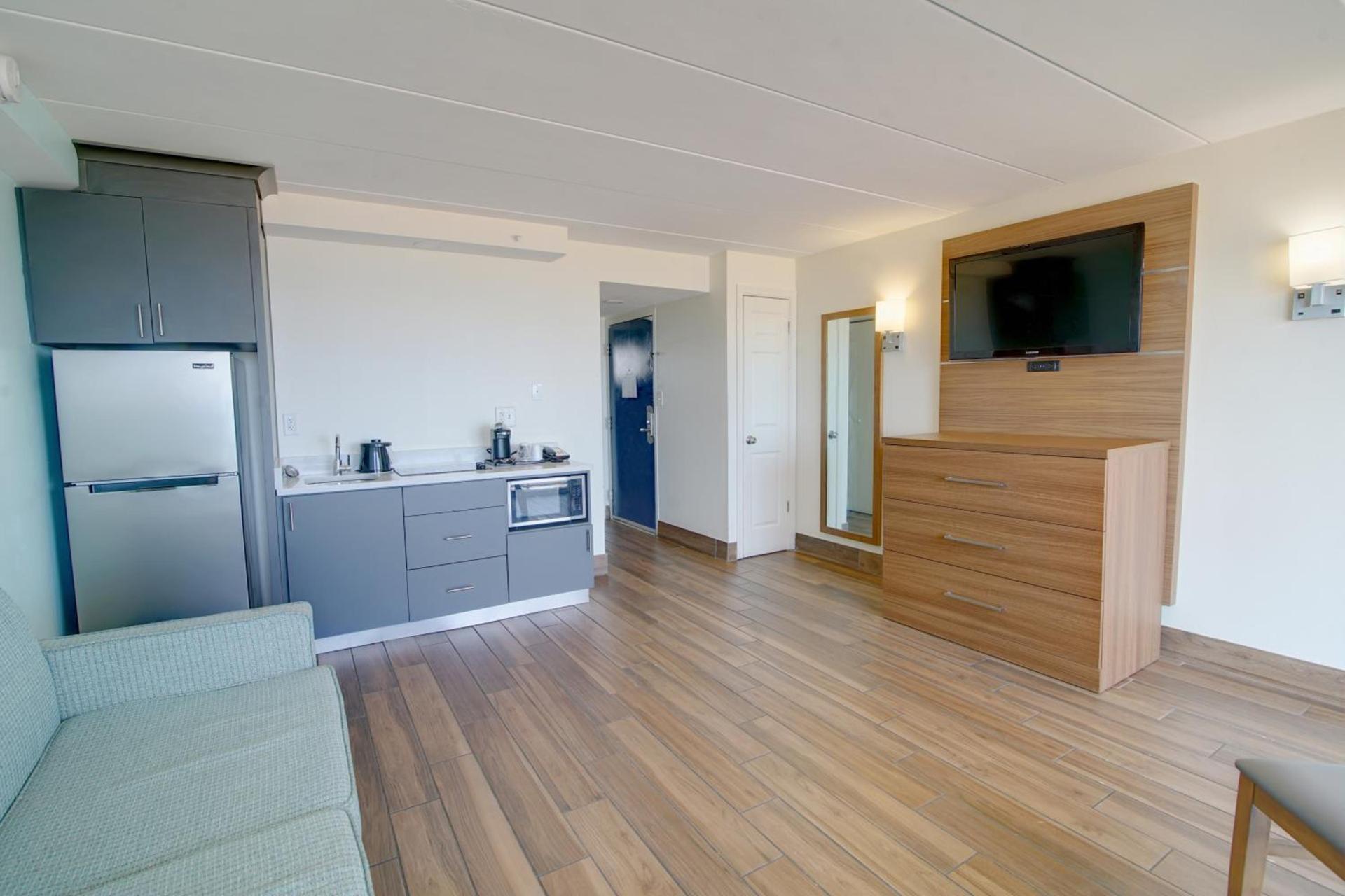Marjac Suites Virginia Beach Oceanfront photo 15