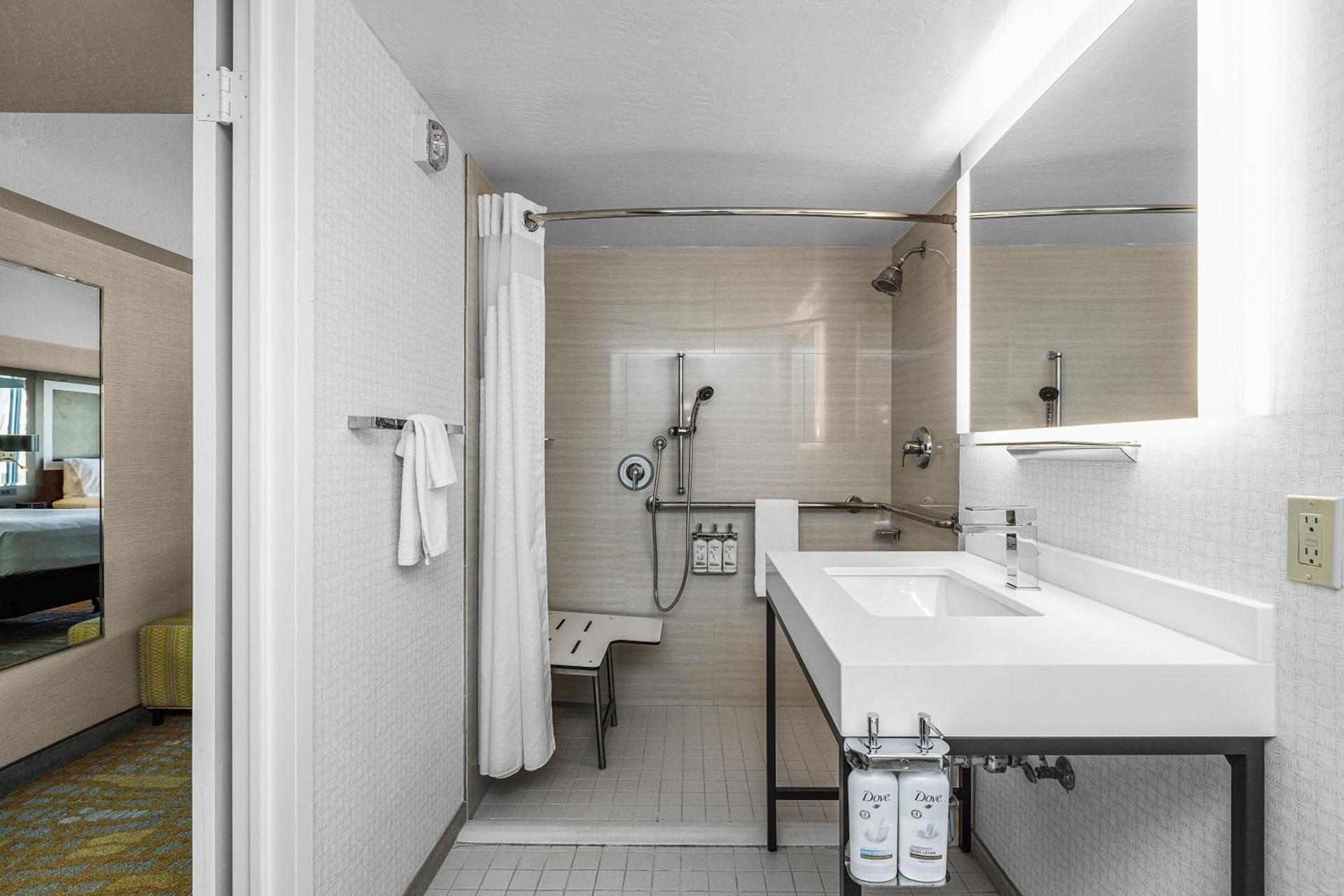 Holiday Inn San Francisco - Golden Gateway newly renovated with No Resort Fee photo 18