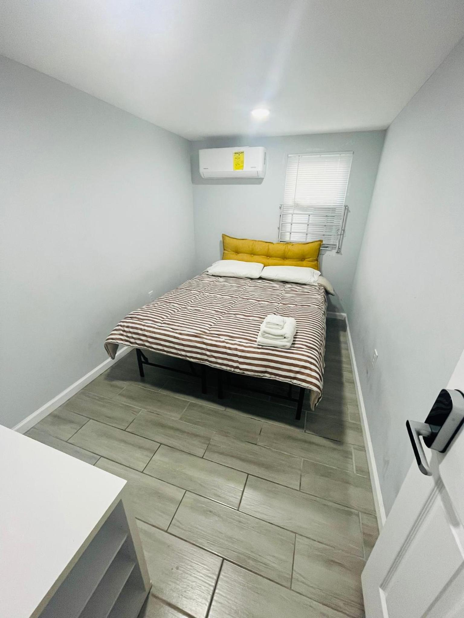 Airport Xpress Guestrooms photo 32