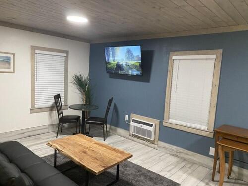 Gulf Coast Inn photo 25