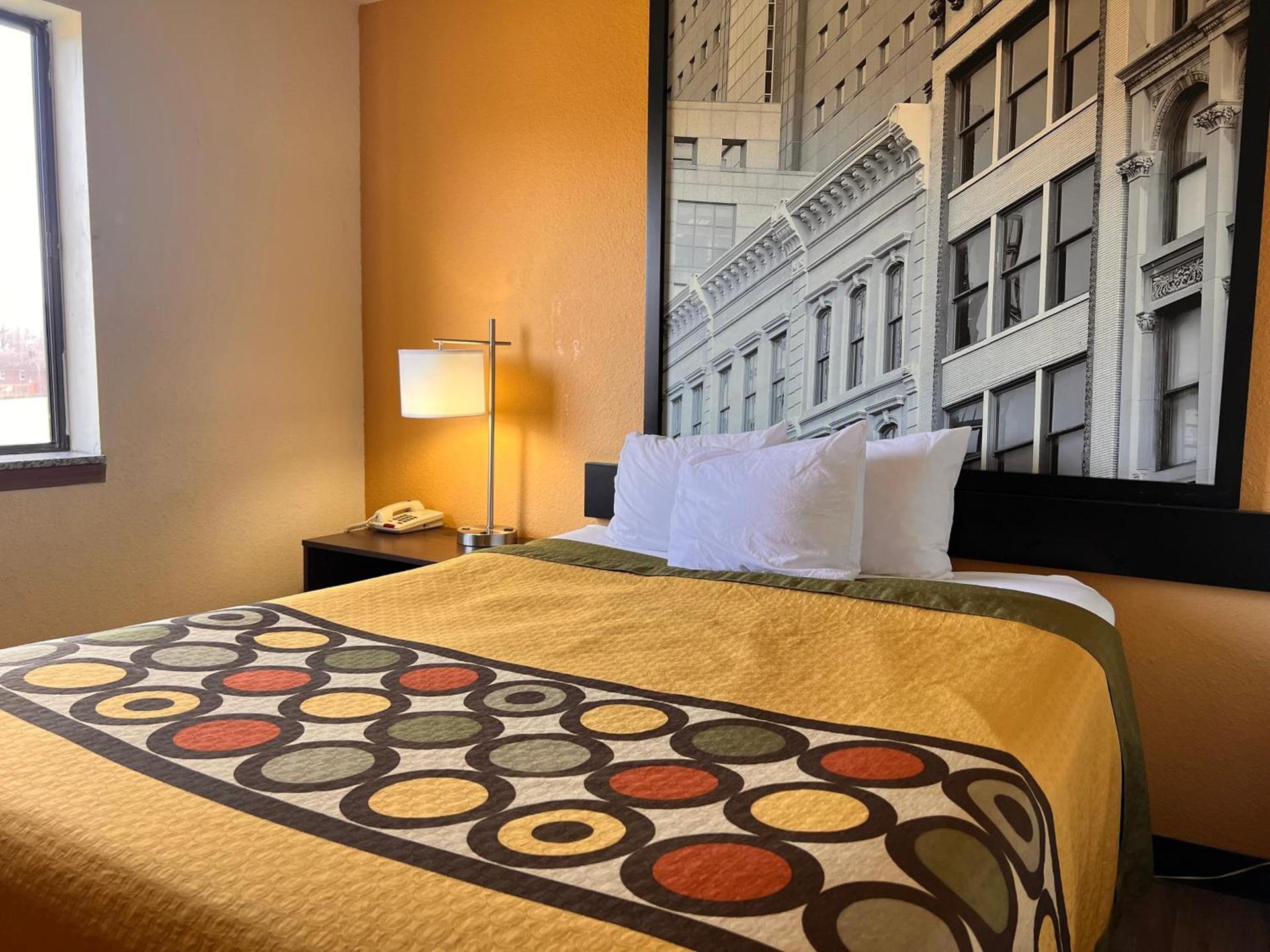 Super 8 by Wyndham Elizabethtown photo 34
