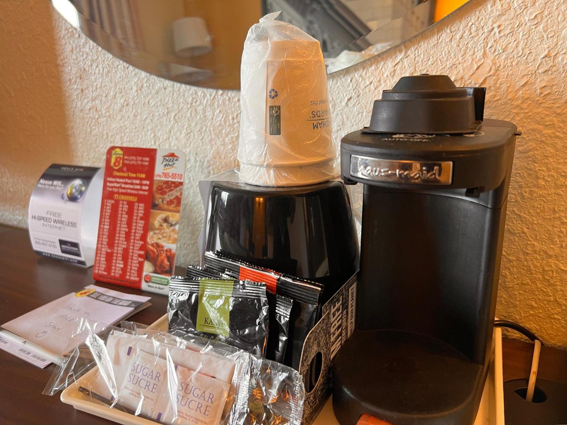 Super 8 by Wyndham Elizabethtown photo 37