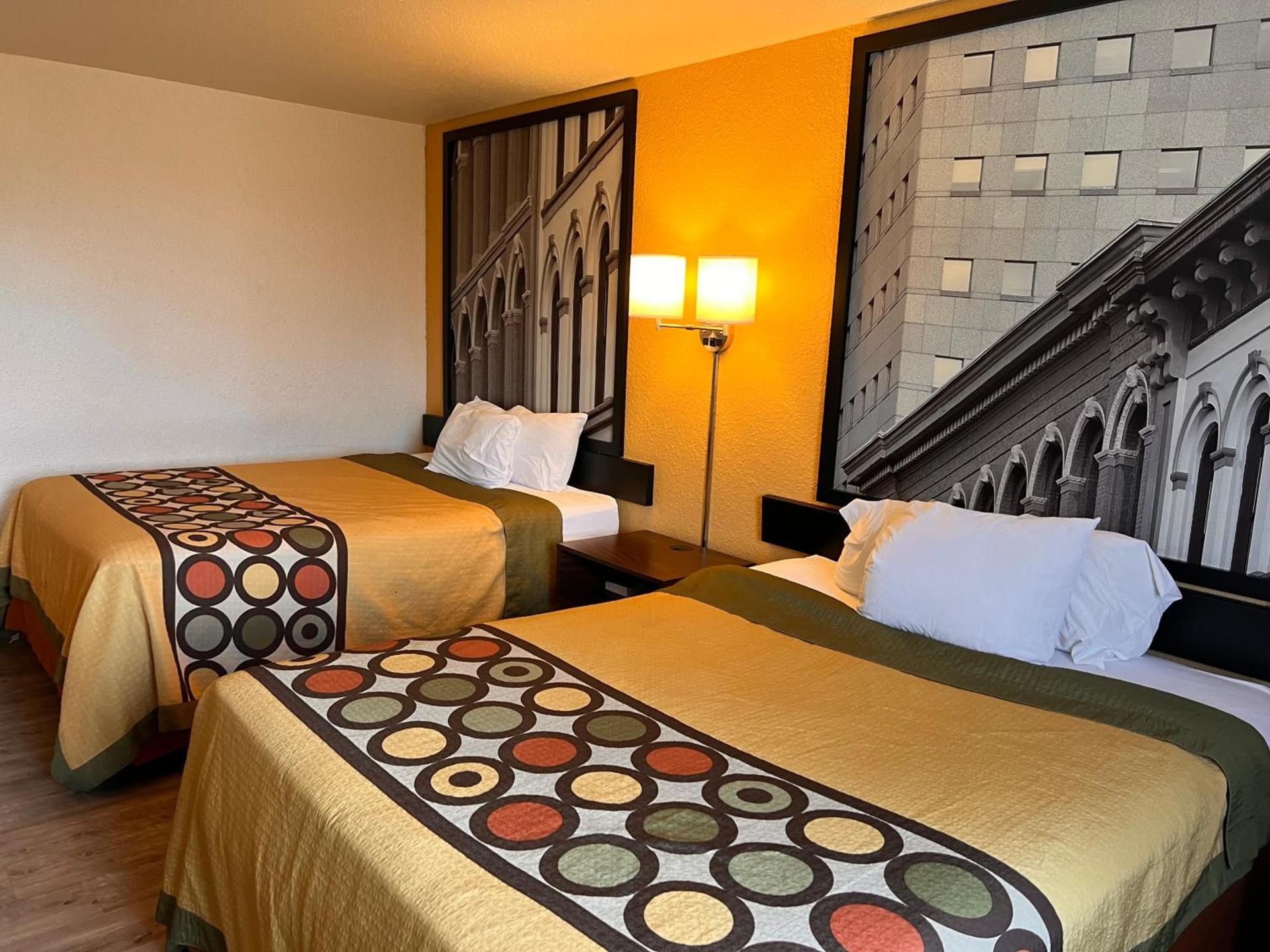 Super 8 by Wyndham Elizabethtown photo 40