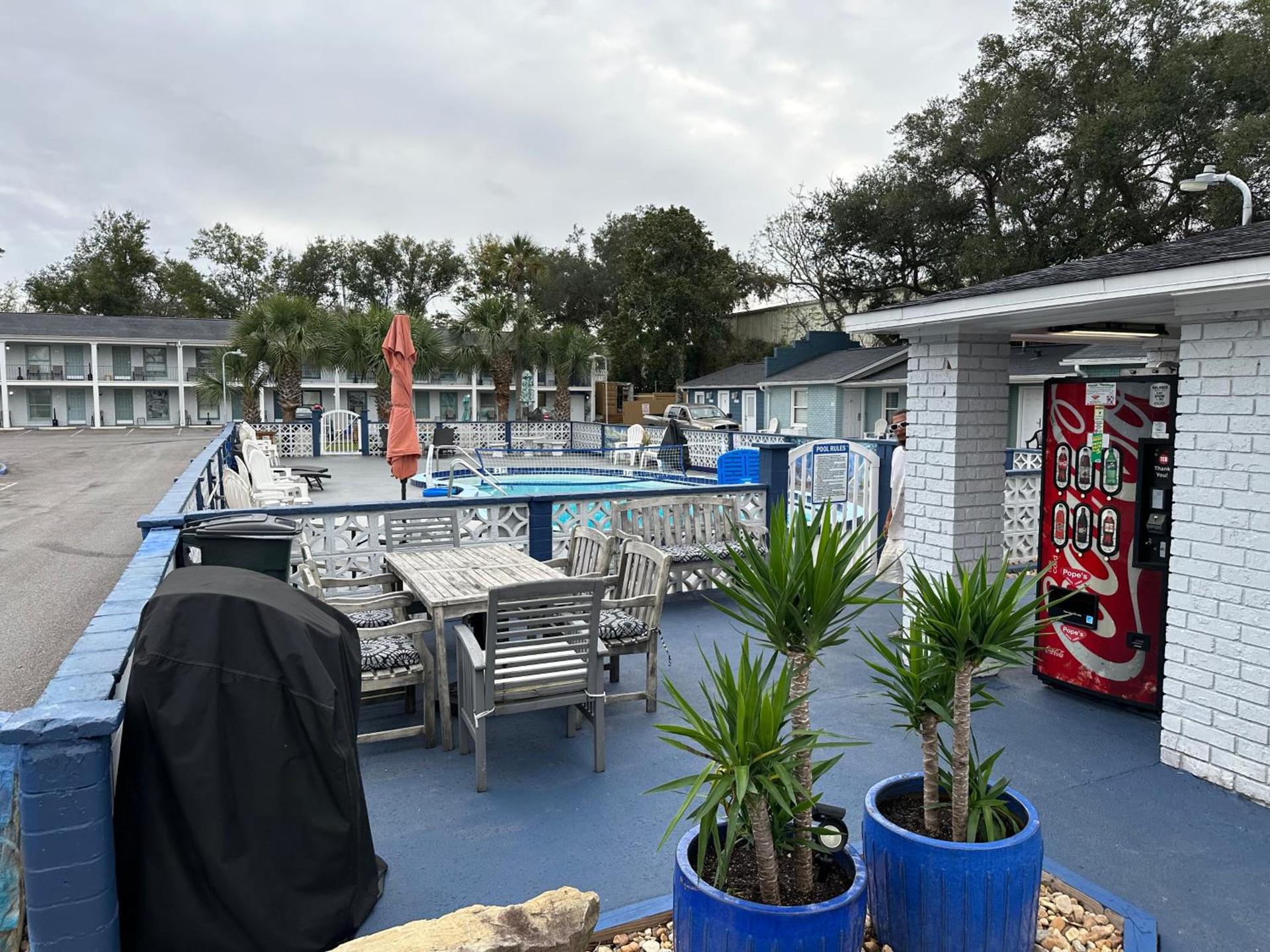 Gulf Coast Inn photo 9