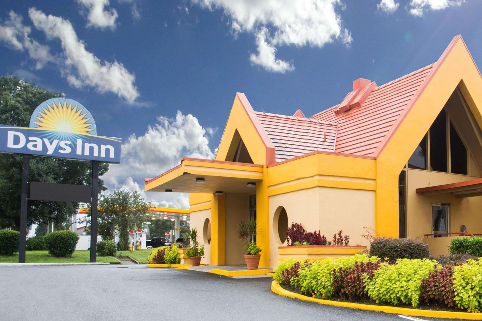 Days Inn by Wyndham Ocala North photo 1