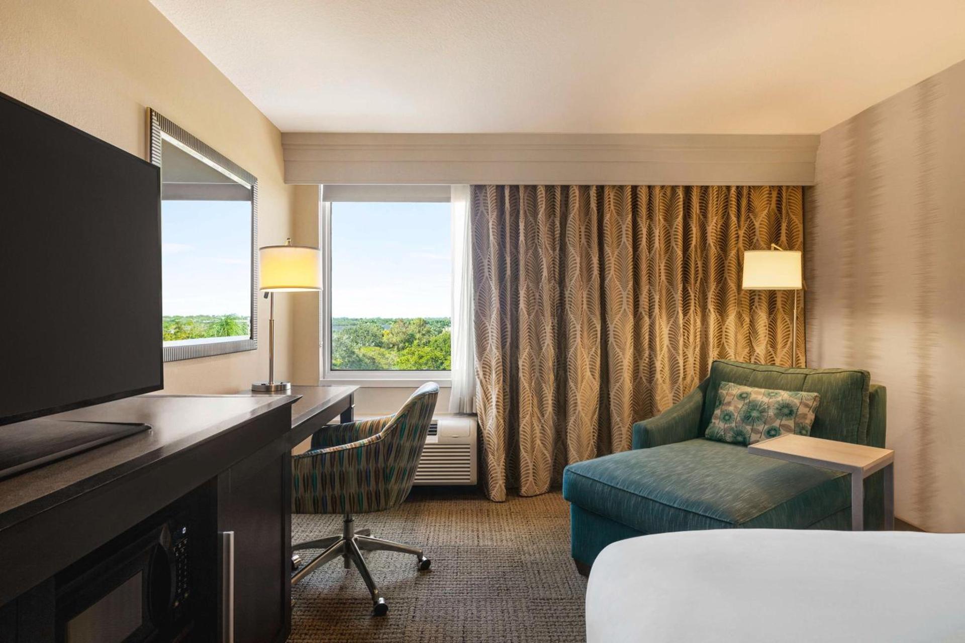 Hampton Inn Pembroke Pines photo 26