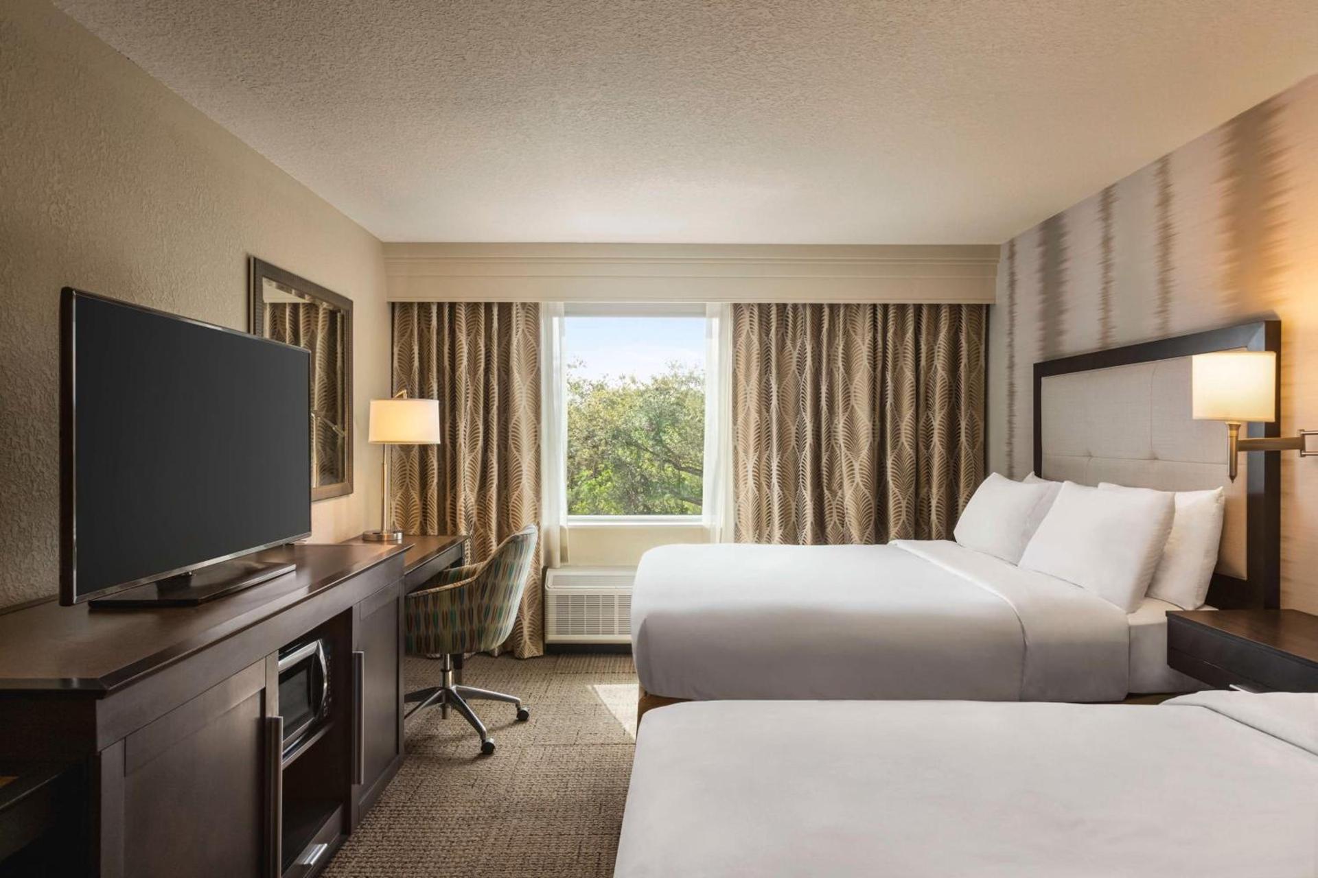 Hampton Inn Pembroke Pines photo 25