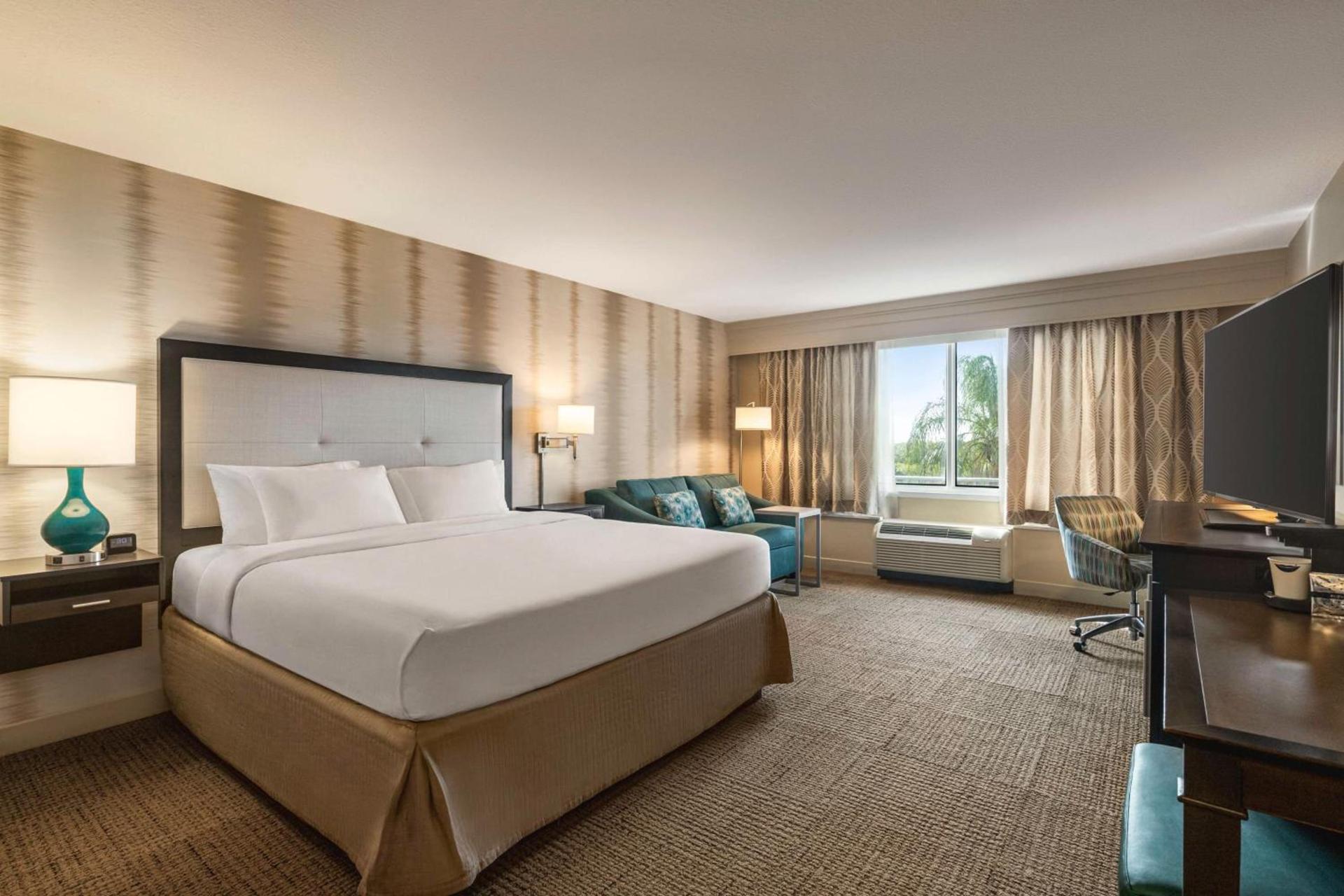 Hampton Inn Pembroke Pines photo 27