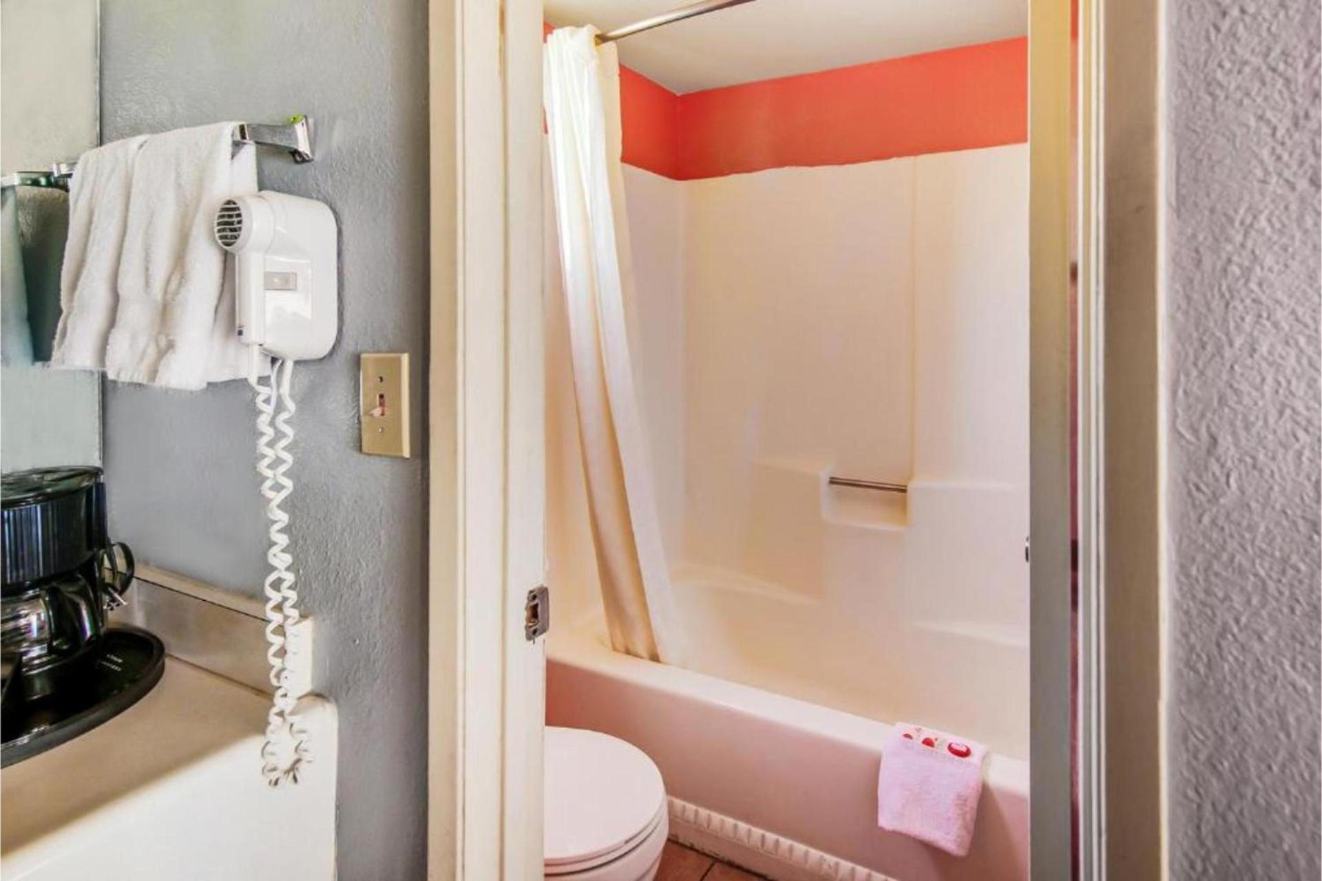 Hotel Europa Ridgecrest photo 15