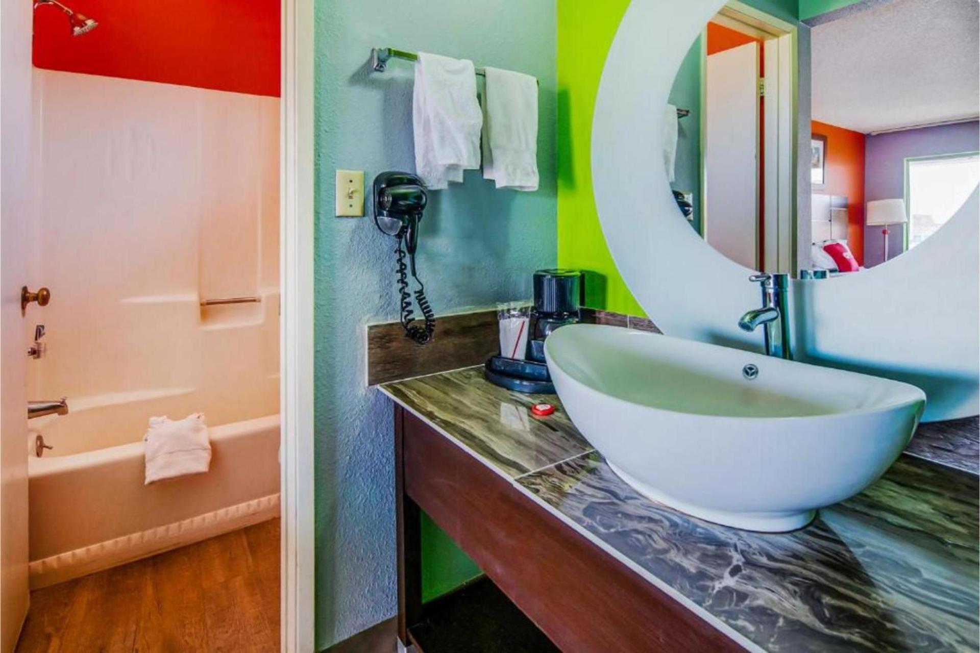 Hotel Europa Ridgecrest photo 19