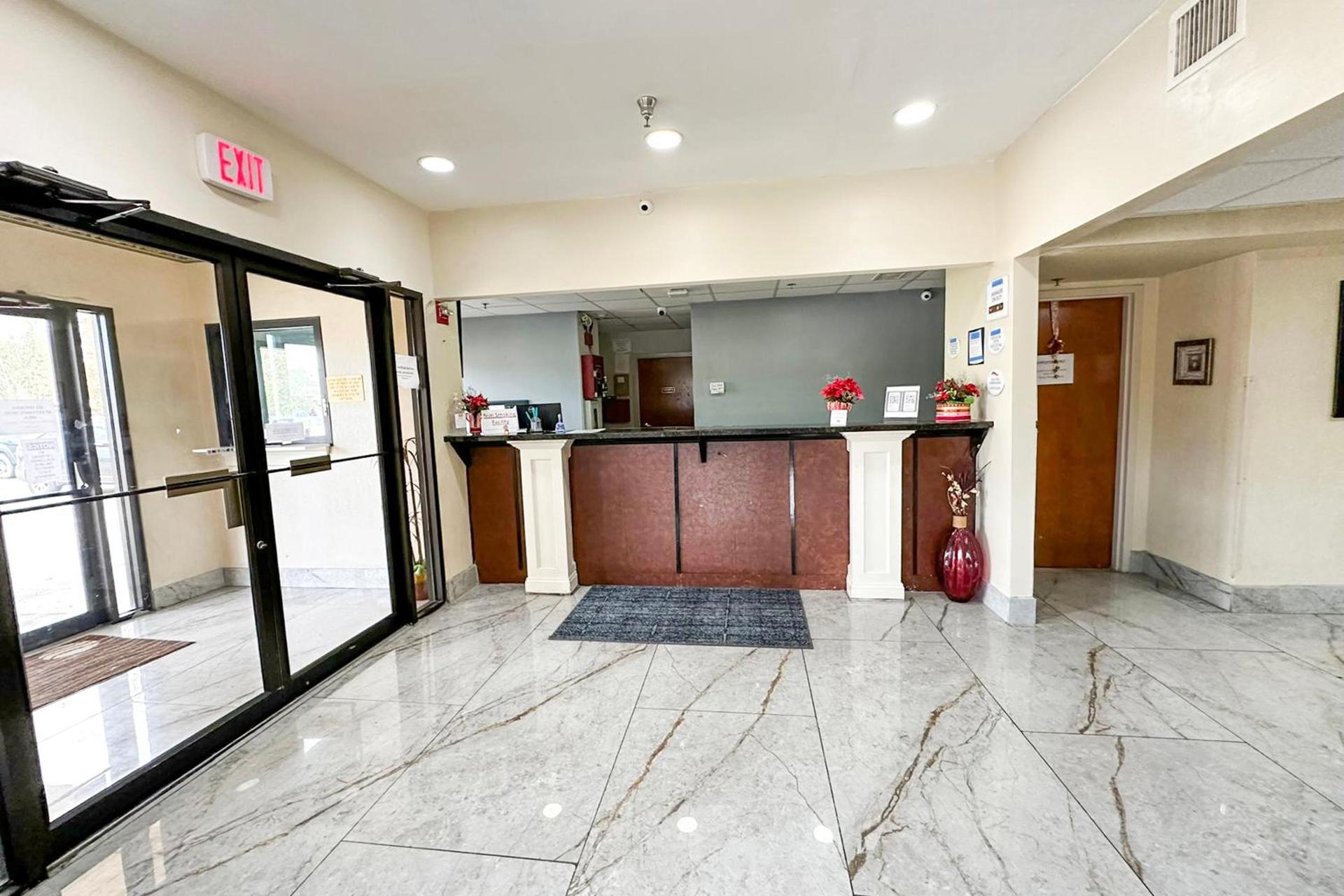 OYO Hotel Rome West GA photo 9