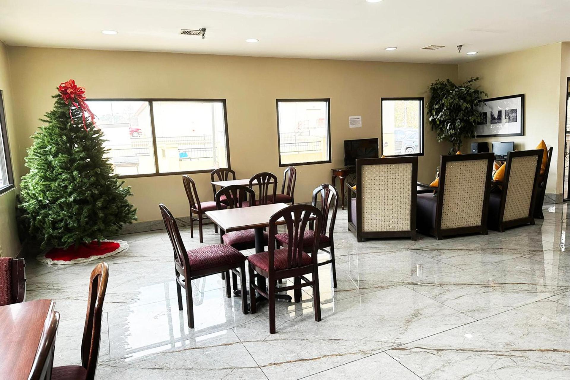 OYO Hotel Rome West GA photo 4